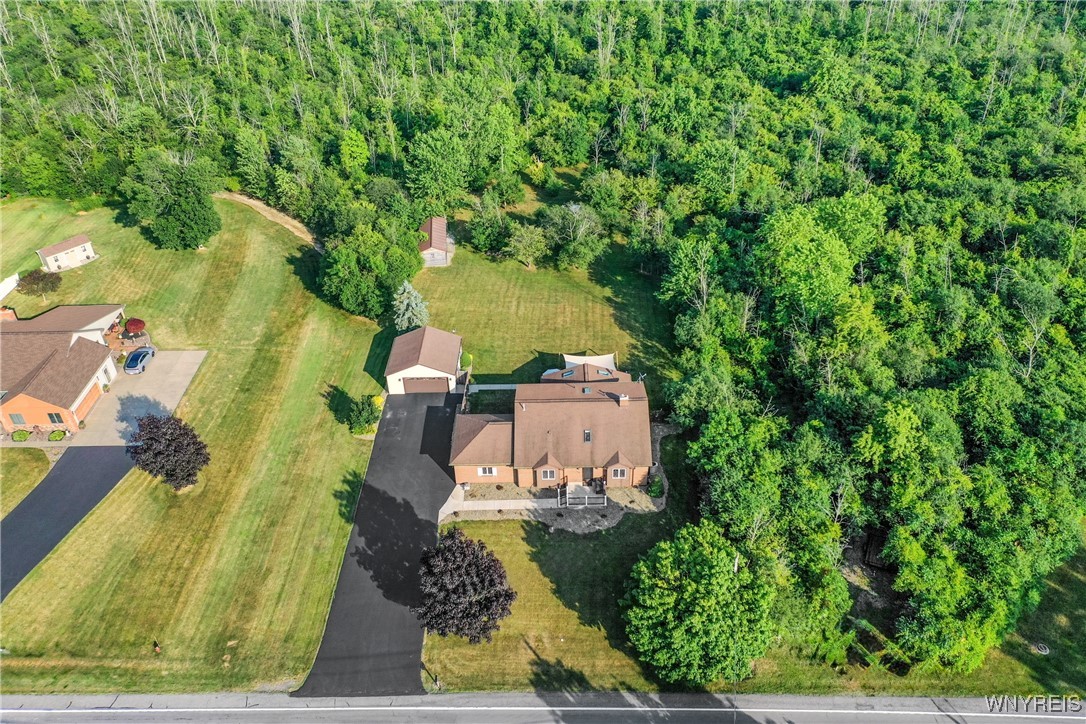 Lewiston, New York, 14092, United States, 4 Bedrooms Bedrooms, ,3 BathroomsBathrooms,Residential,For Sale,1916112