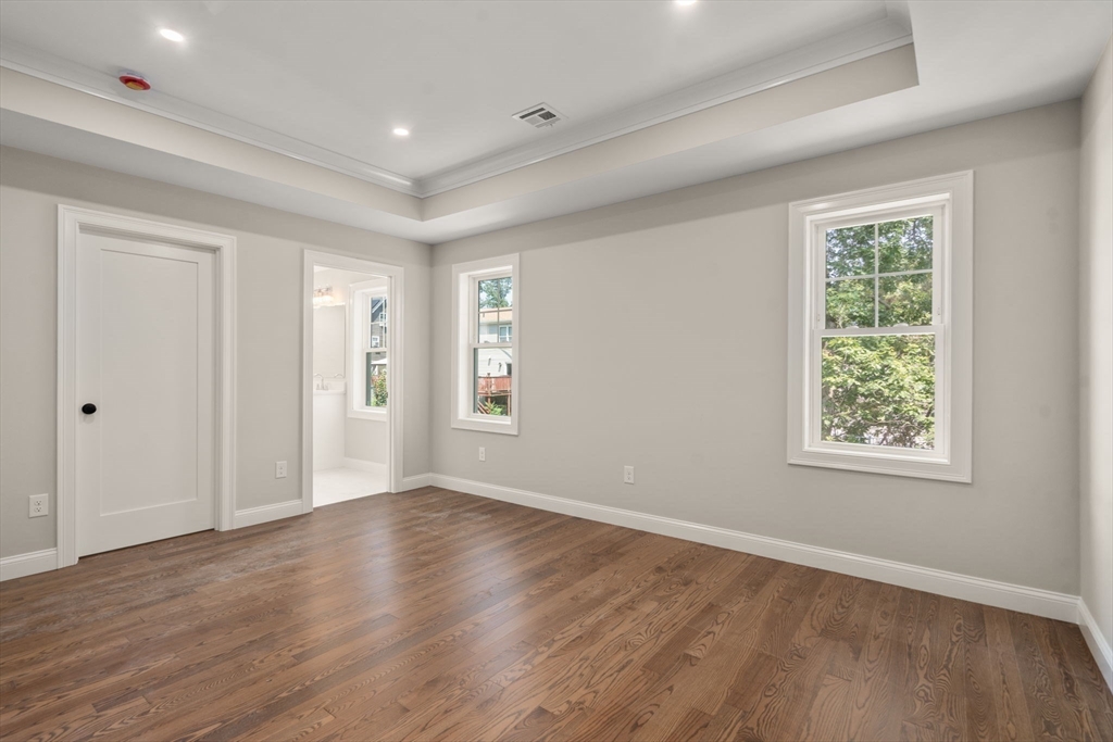 Worcester, Massachusetts, 01606, United States, 3 Bedrooms Bedrooms, ,3 BathroomsBathrooms,Residential,For Sale,1905878
