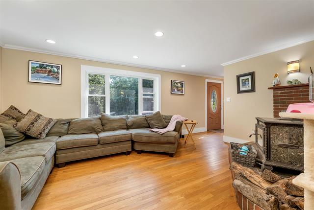 Deerfield, New Hampshire, 03037, United States, 4 Bedrooms Bedrooms, ,1 BathroomBathrooms,Residential,For Sale,1902997
