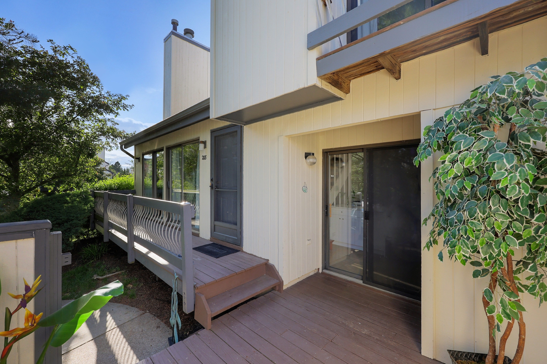  ?the cedars? update townhouse offers open concept design - 物件實景