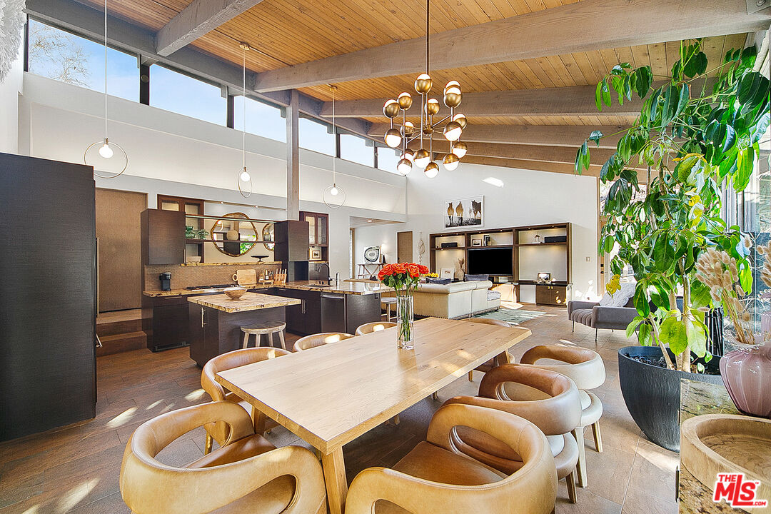 Calabasas, California, 91302, United States, 3 Bedrooms Bedrooms, ,2 BathroomsBathrooms,Residential,For Sale,1723181