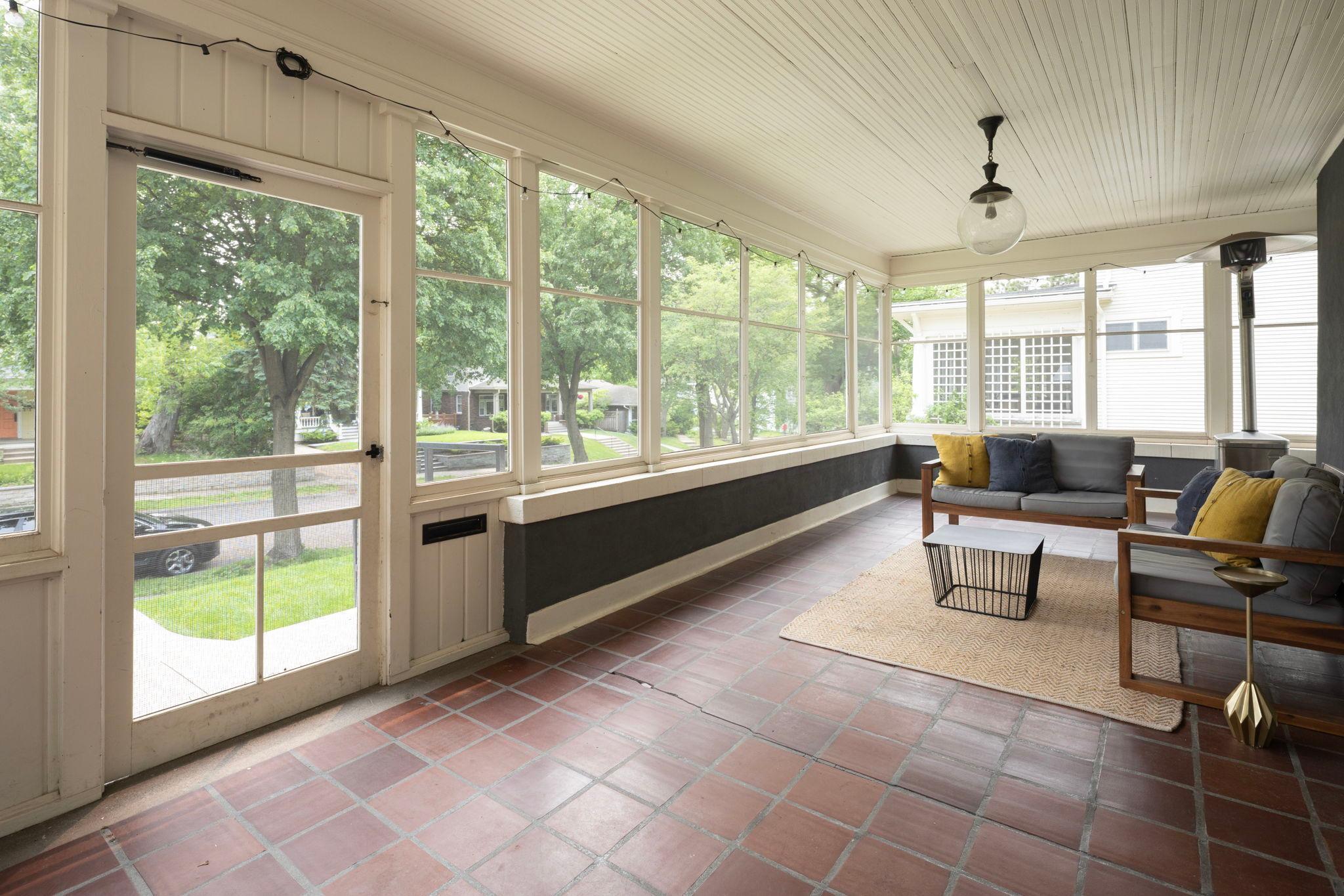 Minneapolis, Minnesota, 55403, United States, 3 Bedrooms Bedrooms, ,2 BathroomsBathrooms,Residential,For Sale,1901965
