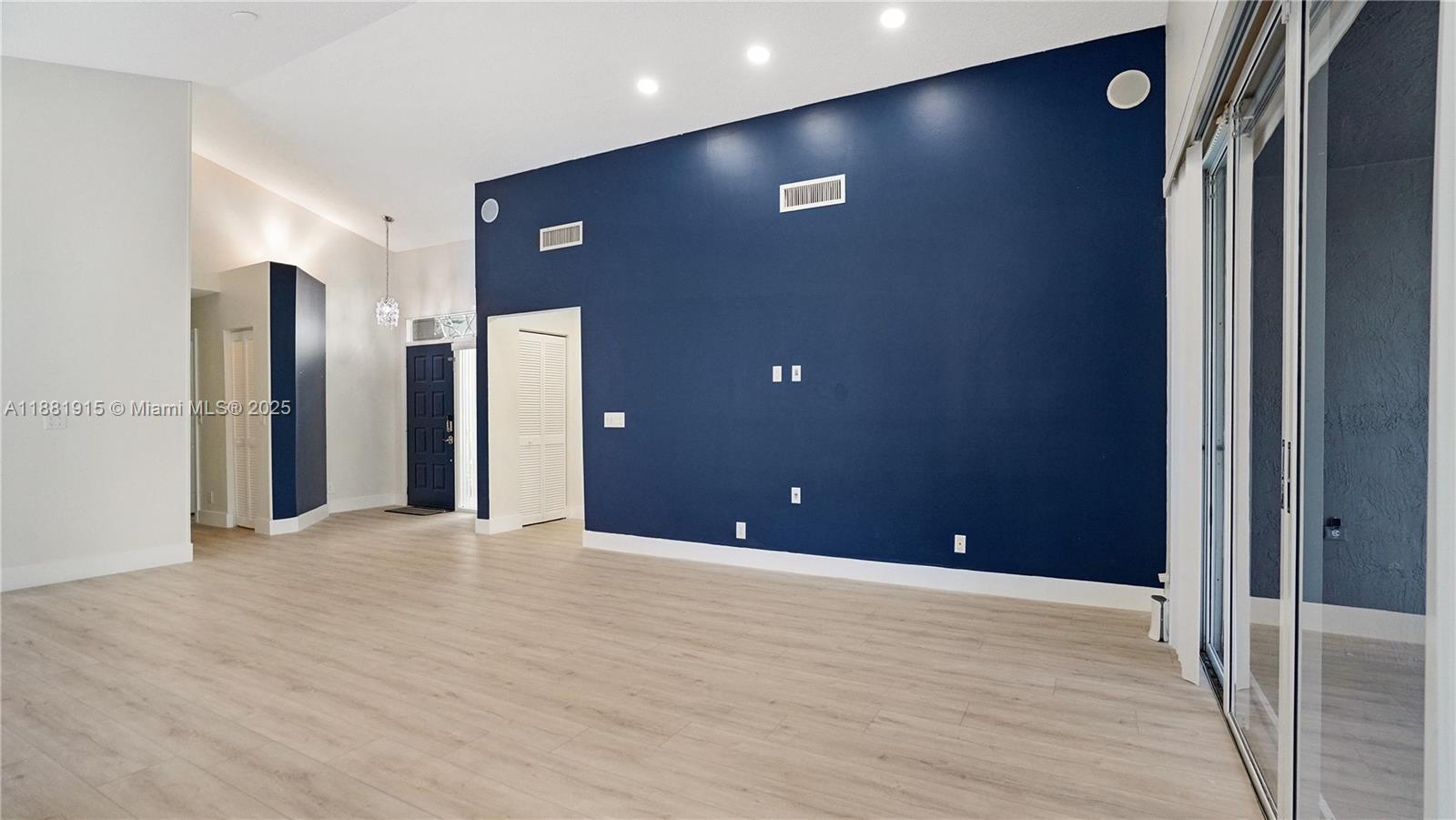 Plantation, Florida, 33322, United States, 3 Bedrooms Bedrooms, ,2 BathroomsBathrooms,Residential,For Sale,1947499