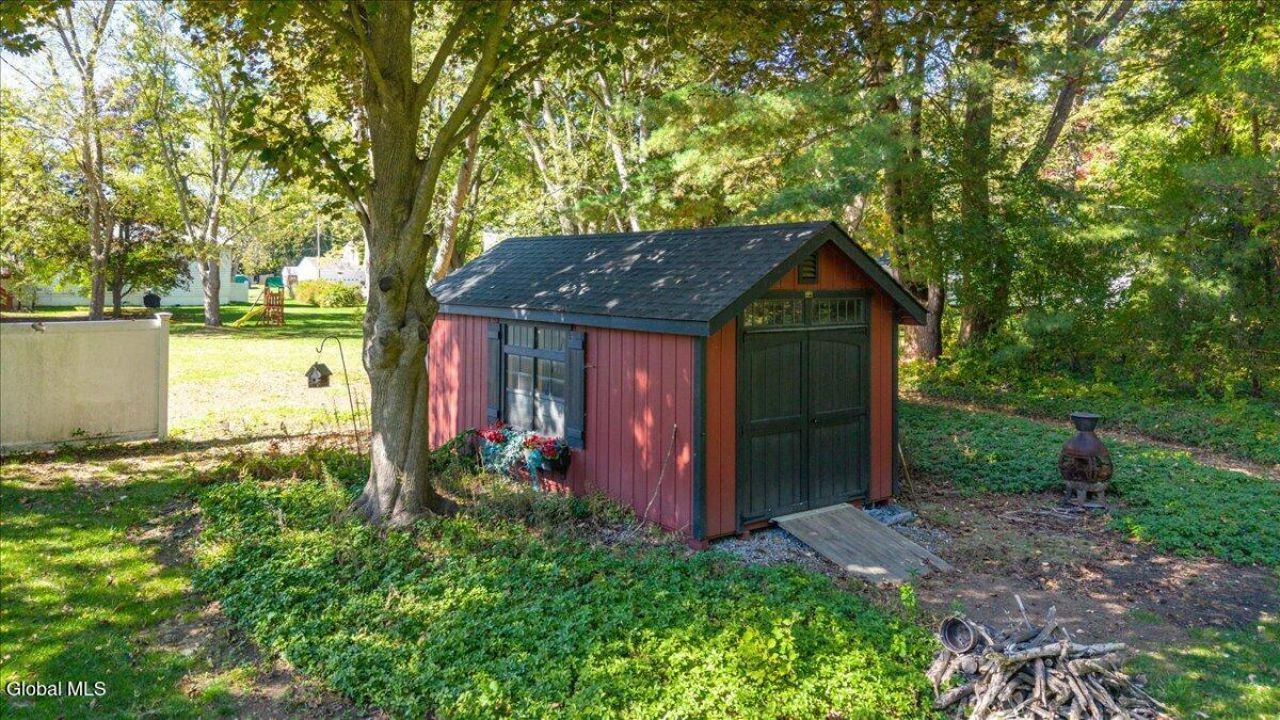 Clifton Park, New York, 12065, United States, 4 Bedrooms Bedrooms, ,3 BathroomsBathrooms,Residential,For Sale,1968691