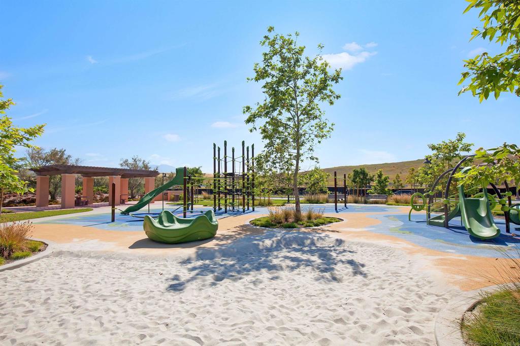 Irvine, California, 92618, United States, 4 Bedrooms Bedrooms, ,5 BathroomsBathrooms,Residential,For Sale,1828370