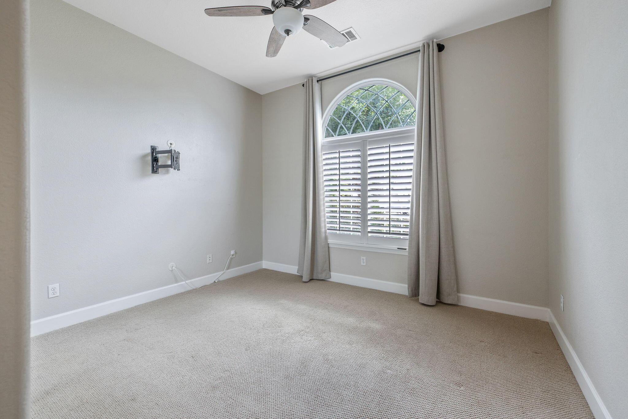 Visalia, California, 93277, United States, 3 Bedrooms Bedrooms, ,2 BathroomsBathrooms,Residential,For Sale,2048559