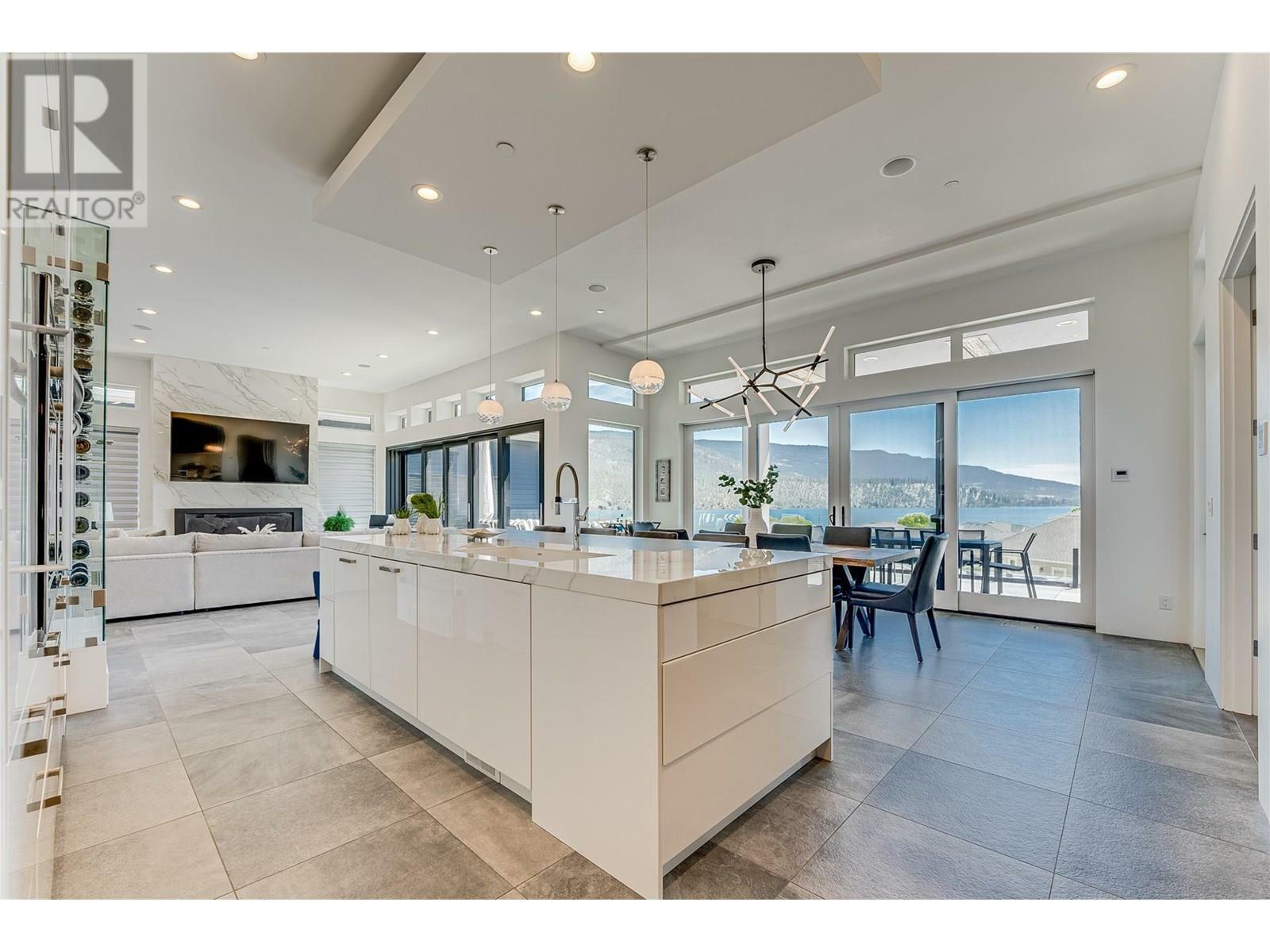 LAKE COUNTRY, British Columbia, V4V 2G2, CA, 4 Bedrooms Bedrooms, ,3 BathroomsBathrooms,Residential,For Sale,1859669