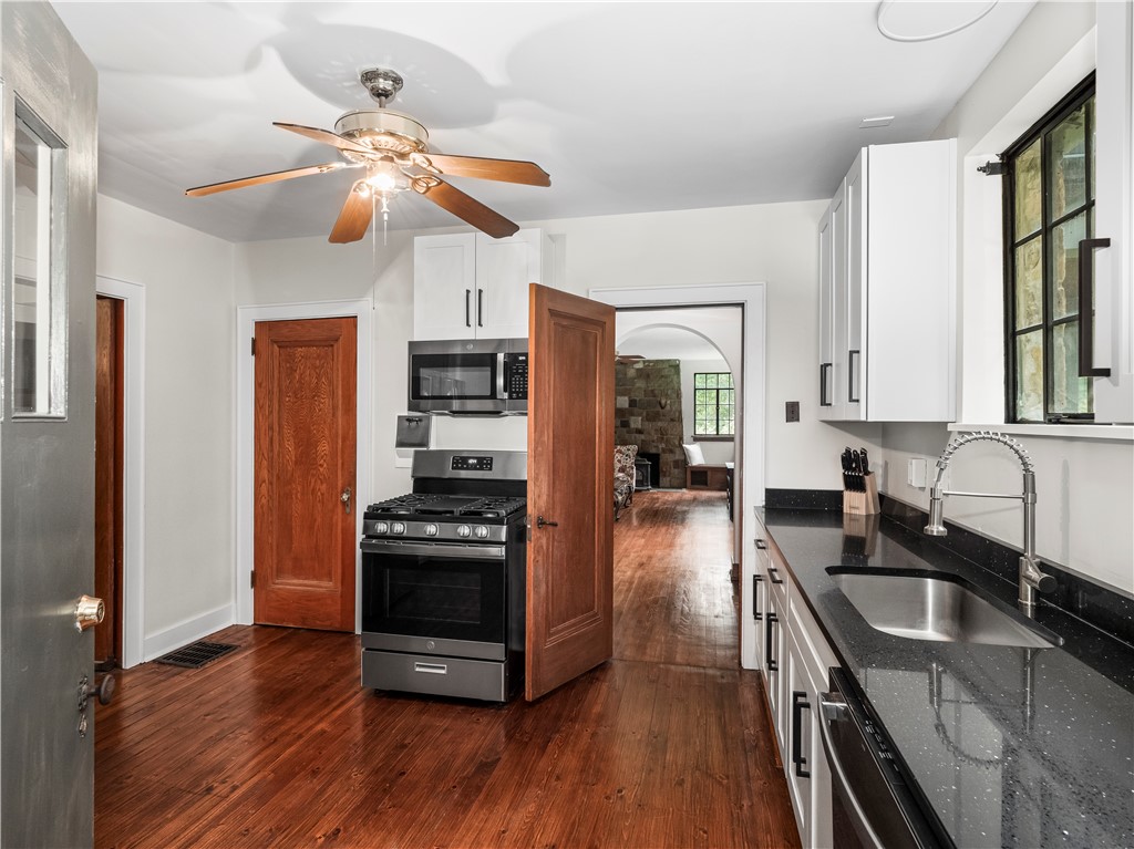 Shaler, Pennsylvania, 15116, United States, 3 Bedrooms Bedrooms, ,1 BathroomBathrooms,Residential,For Sale,1989376