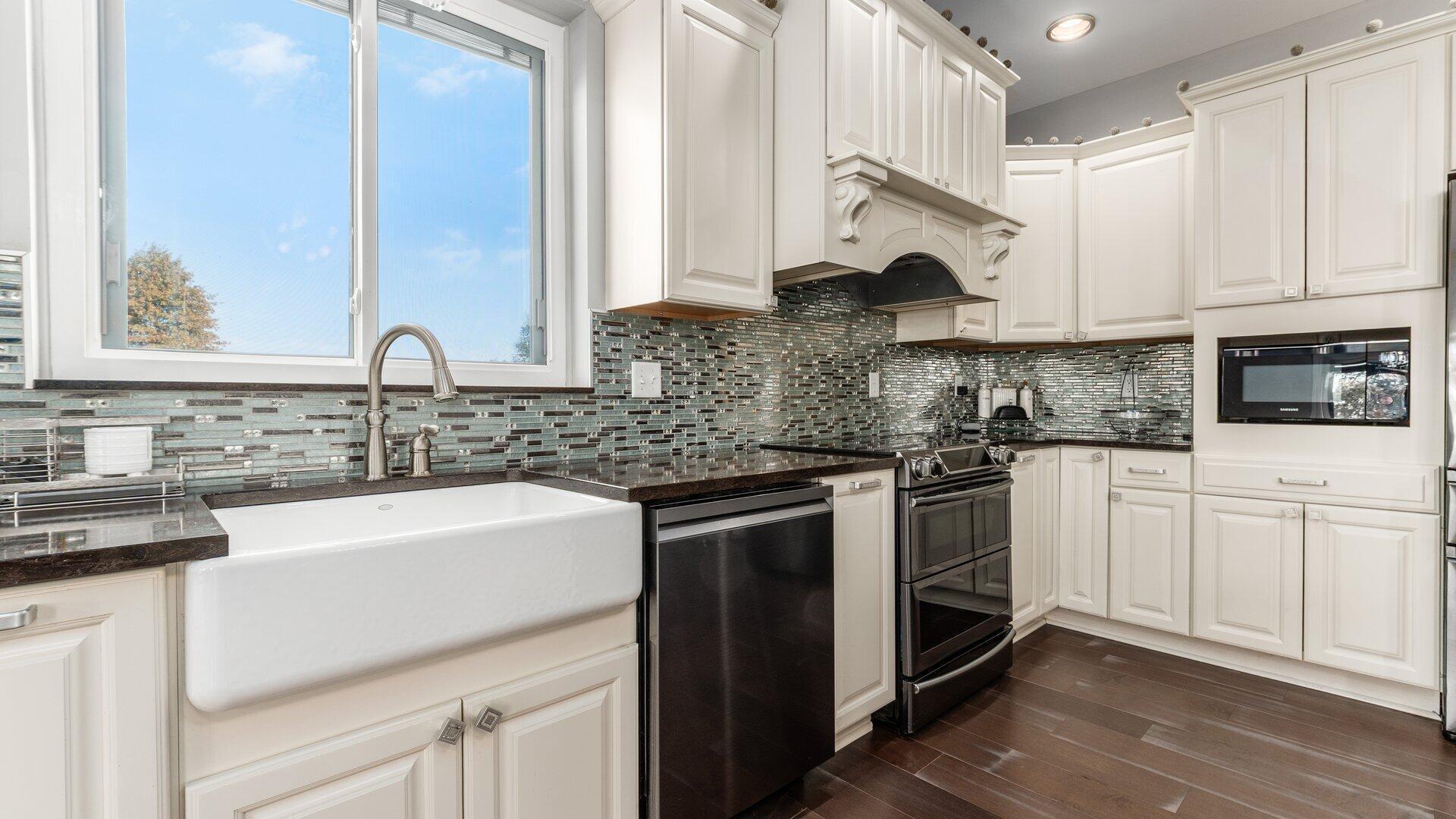 Hebron, Ohio, 43025, United States, 5 Bedrooms Bedrooms, ,5 BathroomsBathrooms,Residential,For Sale,1988631