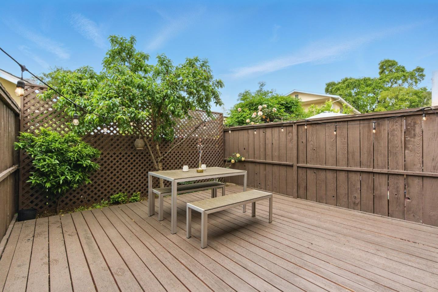 Redwood City, California, 94061, United States, 2 Bedrooms Bedrooms, ,2 BathroomsBathrooms,Residential,For Sale,1939349