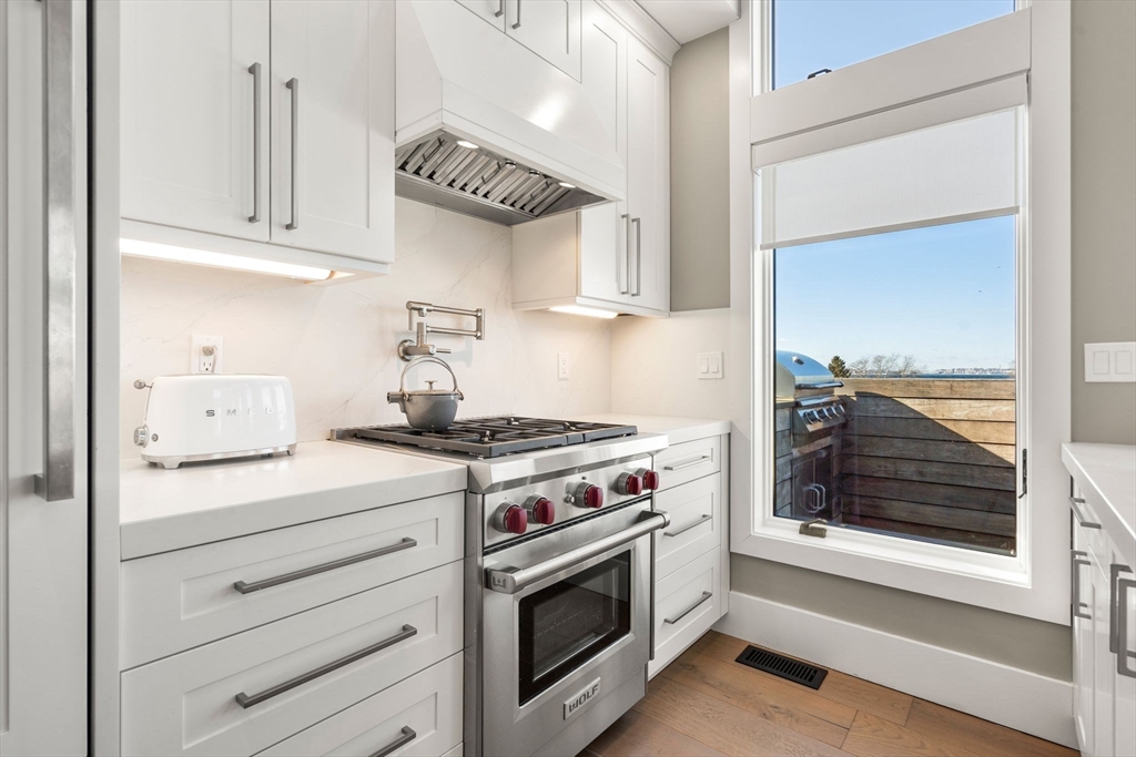 Nahant, Massachusetts, 01908, United States, 2 Bedrooms Bedrooms, ,2 BathroomsBathrooms,Residential,For Sale,1906833