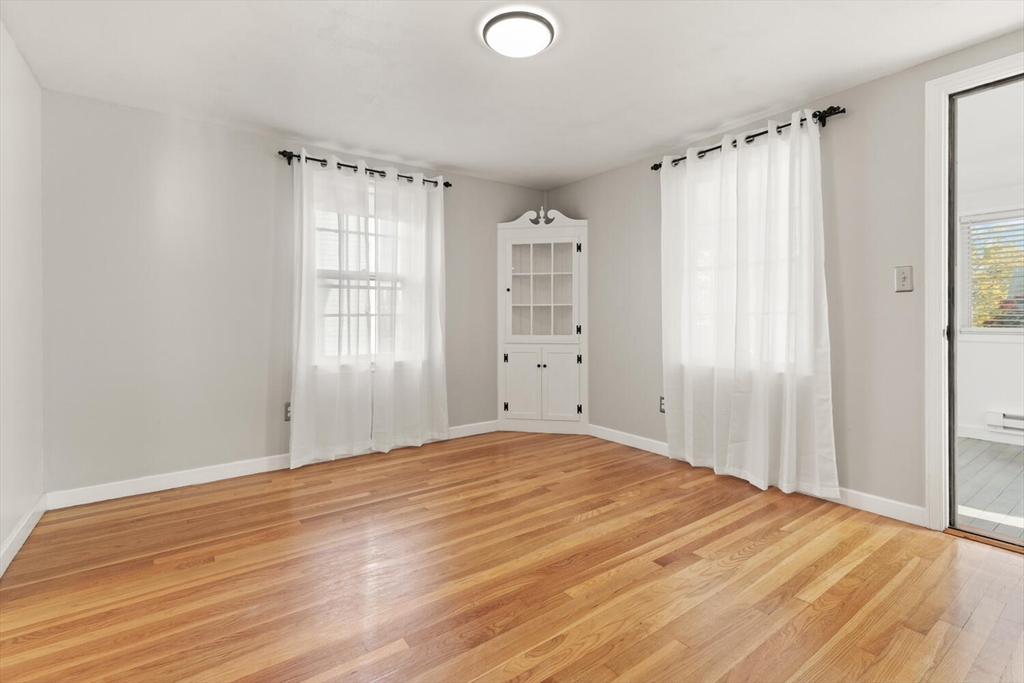 Norwood, Massachusetts, 02062, United States, 3 Bedrooms Bedrooms, ,1 BathroomBathrooms,Residential,For Sale,1987874