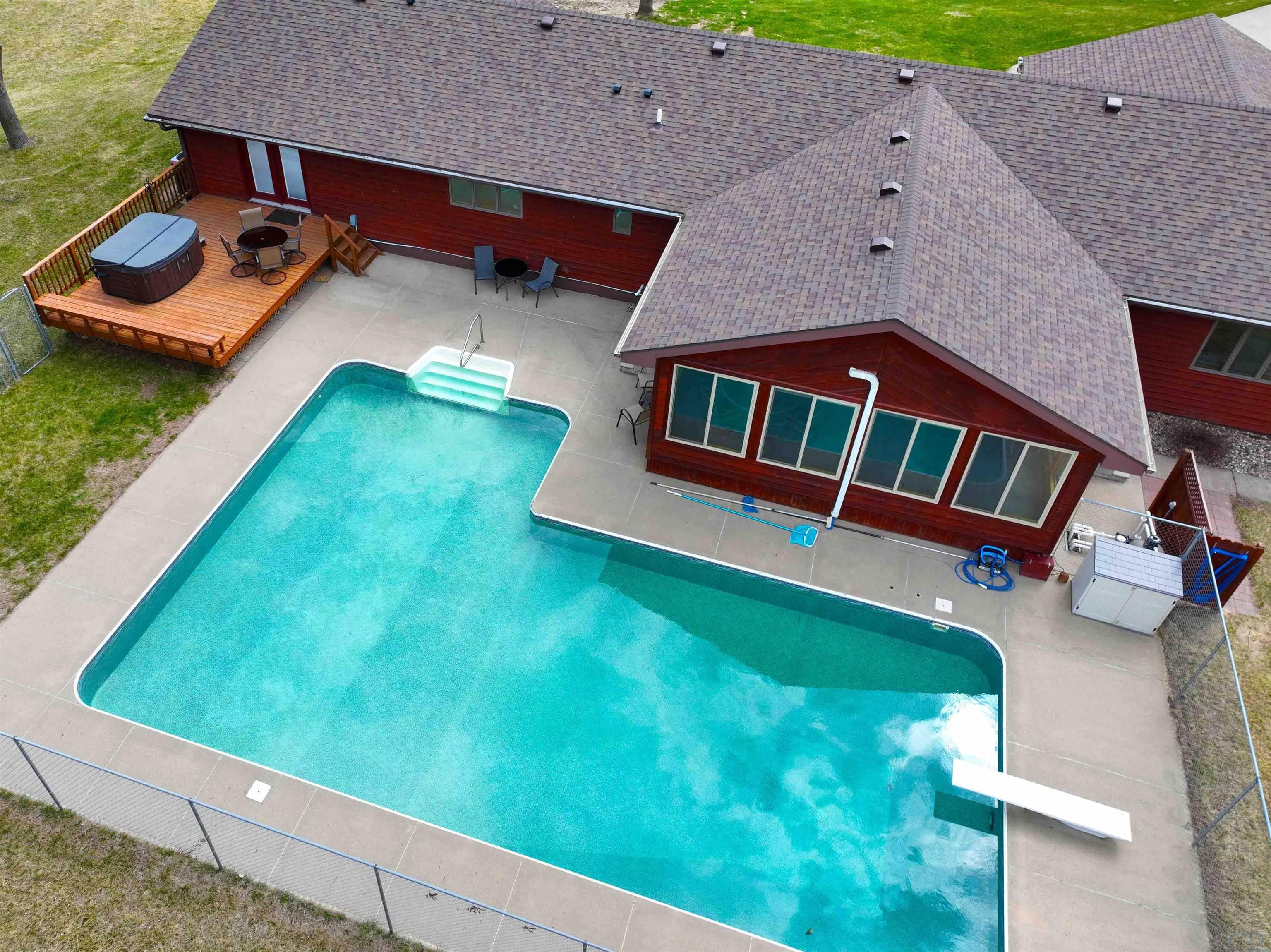 Sioux City, Iowa, 51108, United States, 3 Bedrooms Bedrooms, ,4 BathroomsBathrooms,Residential,For Sale,2035847