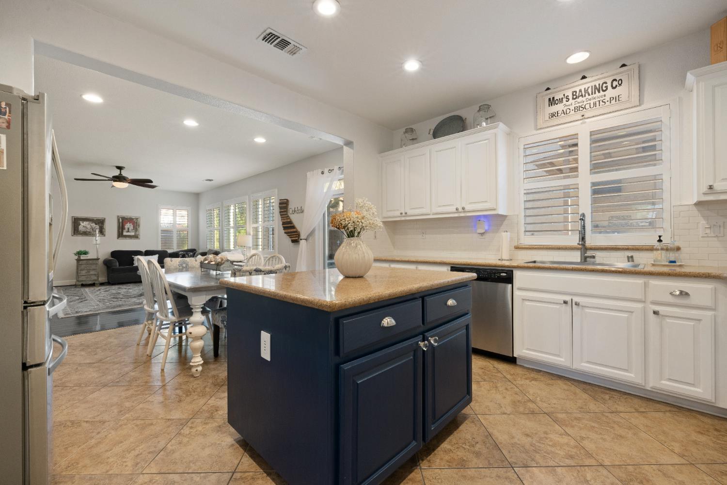 Oakdale, California, 95361, United States, 4 Bedrooms Bedrooms, ,4 BathroomsBathrooms,Residential,For Sale,2011319