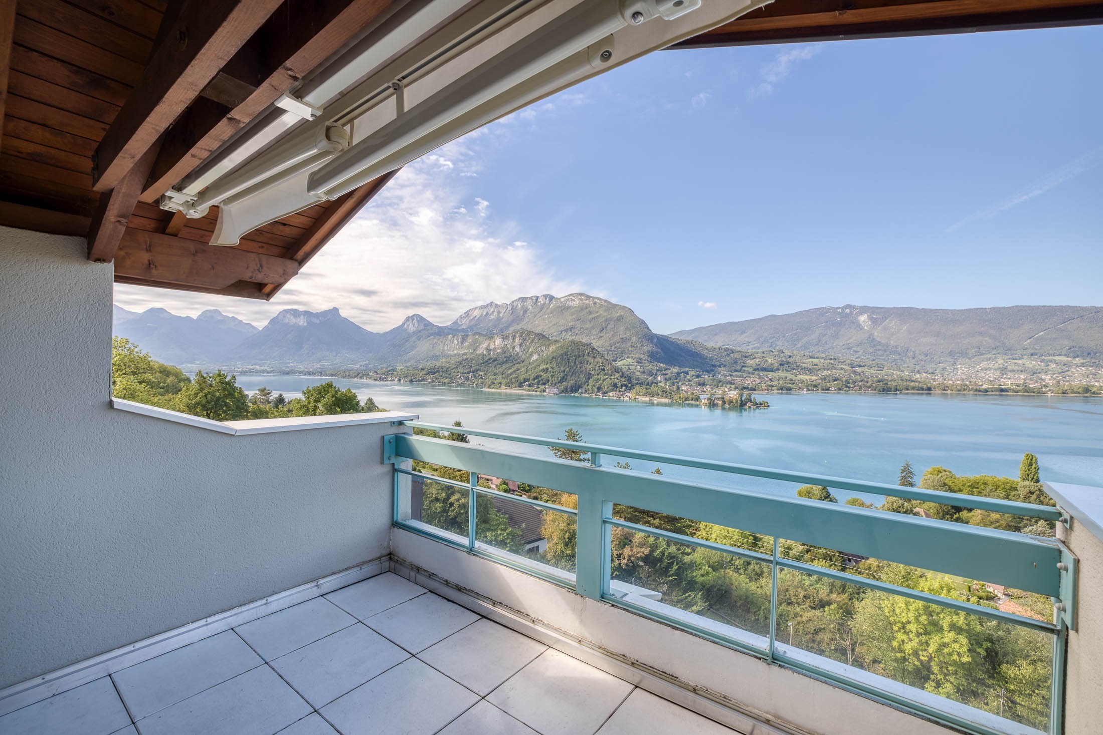  Talloires, top-floor apartment with exceptional views over Lake Annecy. - 物件實景