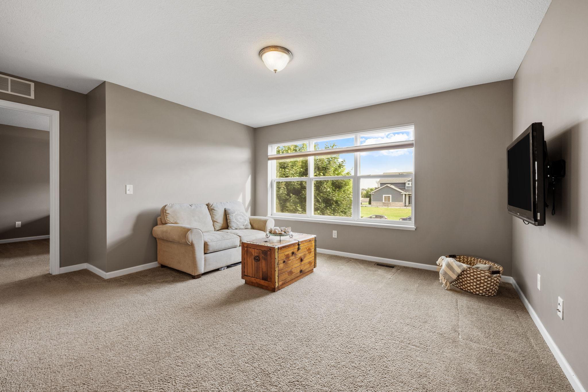 Lakeville, Minnesota, 55044, United States, 4 Bedrooms Bedrooms, ,3 BathroomsBathrooms,Residential,For Sale,1992013