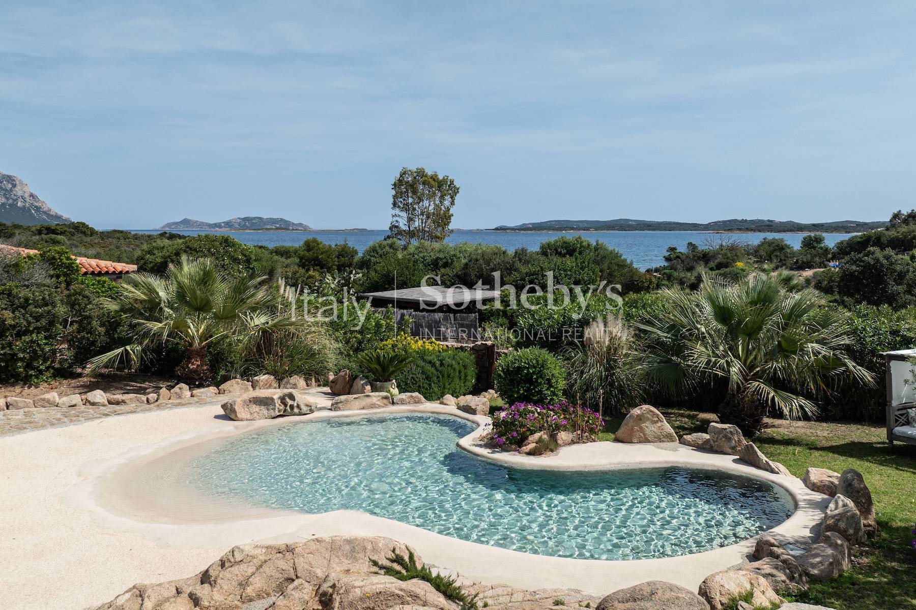  Modern beachfront villa with direct access to the sea and pool - 物件實景