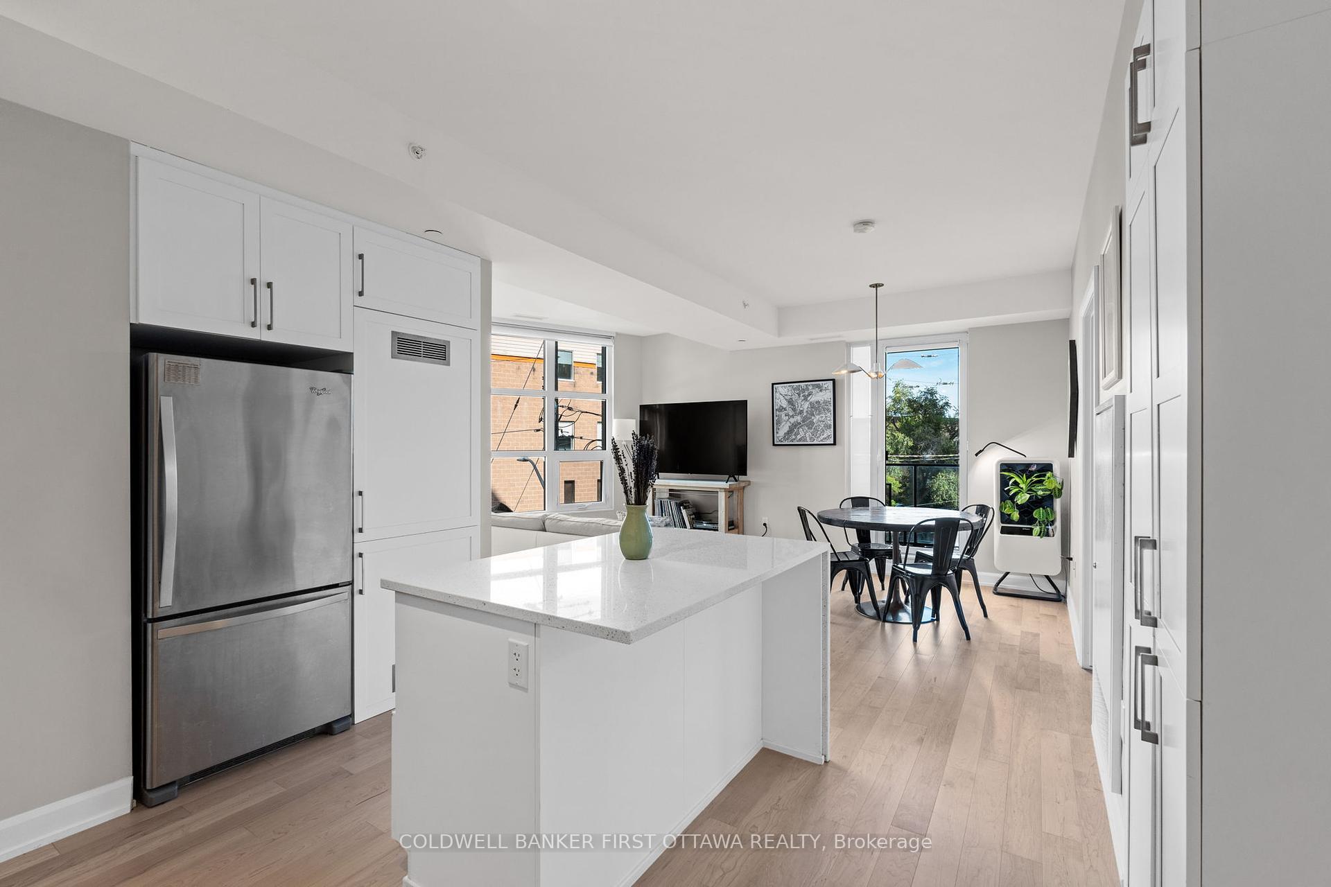 WEST CENTRE TOWN, Ontario, K1Y 4G9, CA, 2 Bedrooms Bedrooms, ,Residential,For Sale,1950292