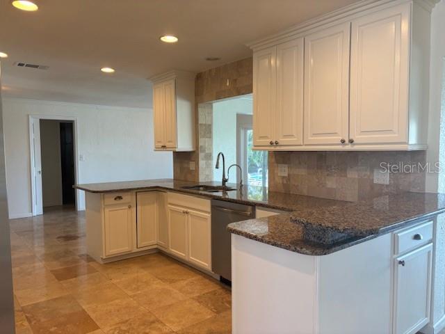 Treasure Island, Florida, 33706, United States, 4 Bedrooms Bedrooms, ,3 BathroomsBathrooms,Residential,For Sale,1824070