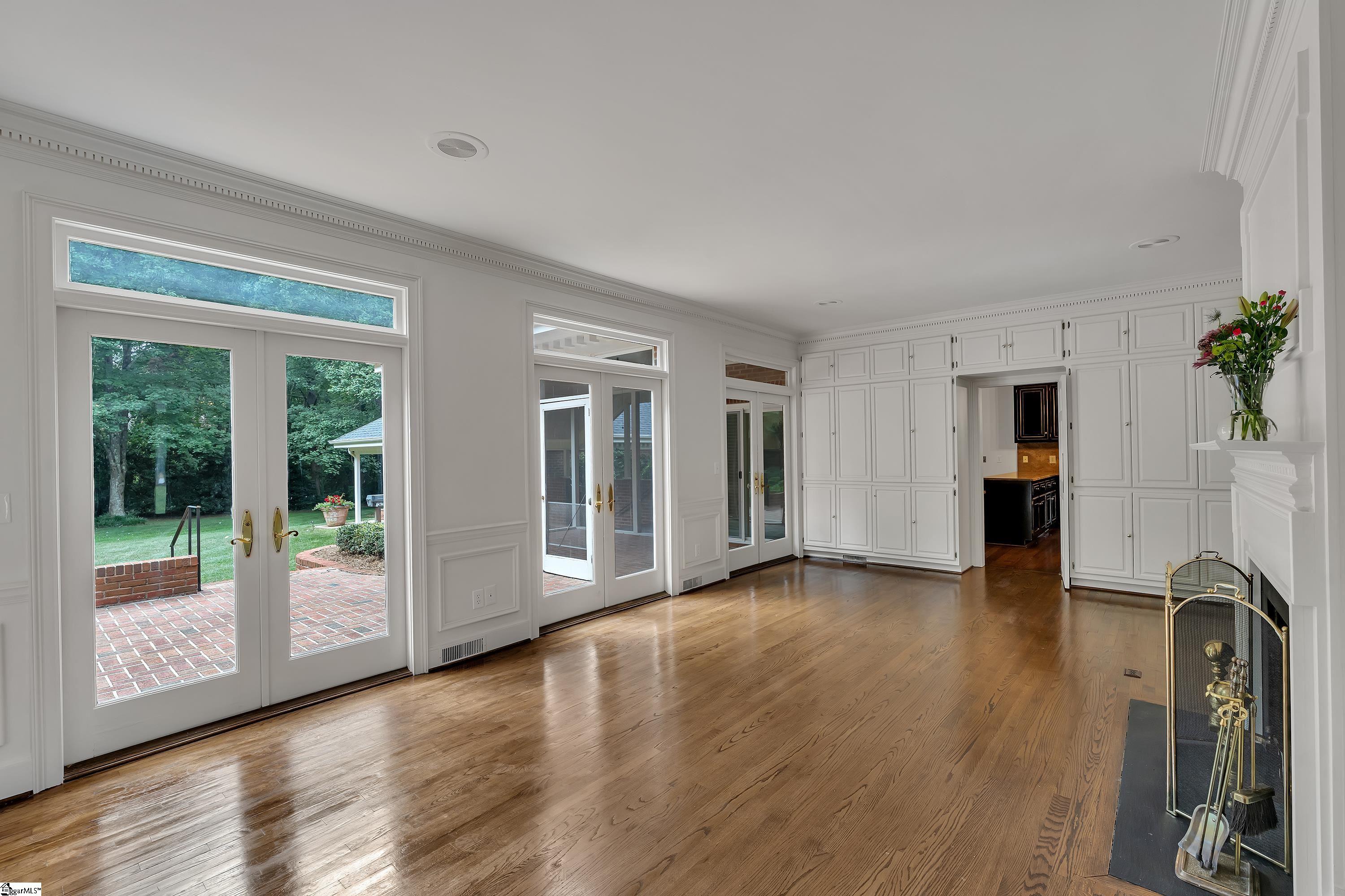 Greenville, South Carolina, 29607, United States, 6 Bedrooms Bedrooms, ,5 BathroomsBathrooms,Residential,For Sale,1901352