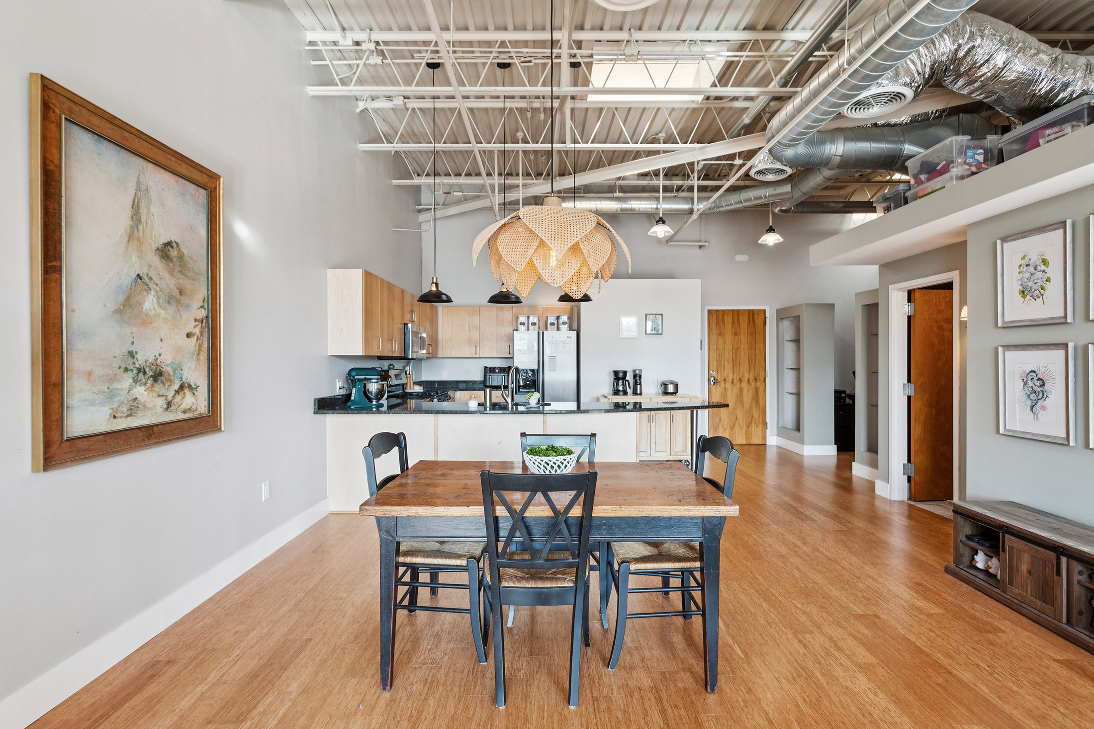  Amazing Top Floor Two Bedroom Loft in the Heart of Chamblee - 物件實景