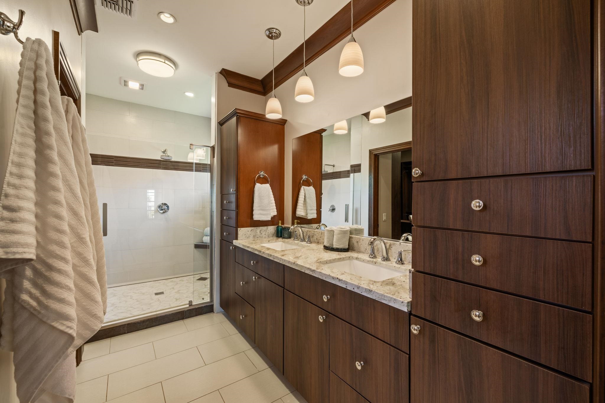 Lahaina, Hawaii, 96761, United States, 5 Bedrooms Bedrooms, ,5 BathroomsBathrooms,Residential,For Sale,1941963