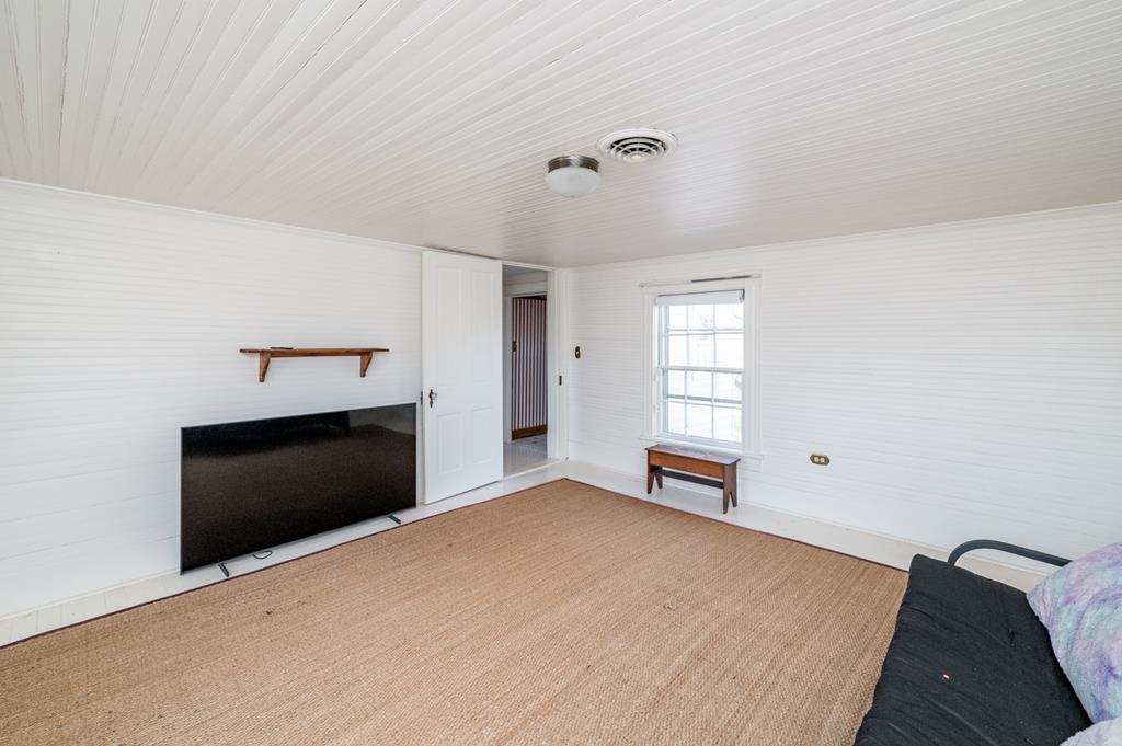 Gladstone, Virginia, 24553, United States, 2 Bedrooms Bedrooms, ,3 BathroomsBathrooms,Residential,For Sale,1801493