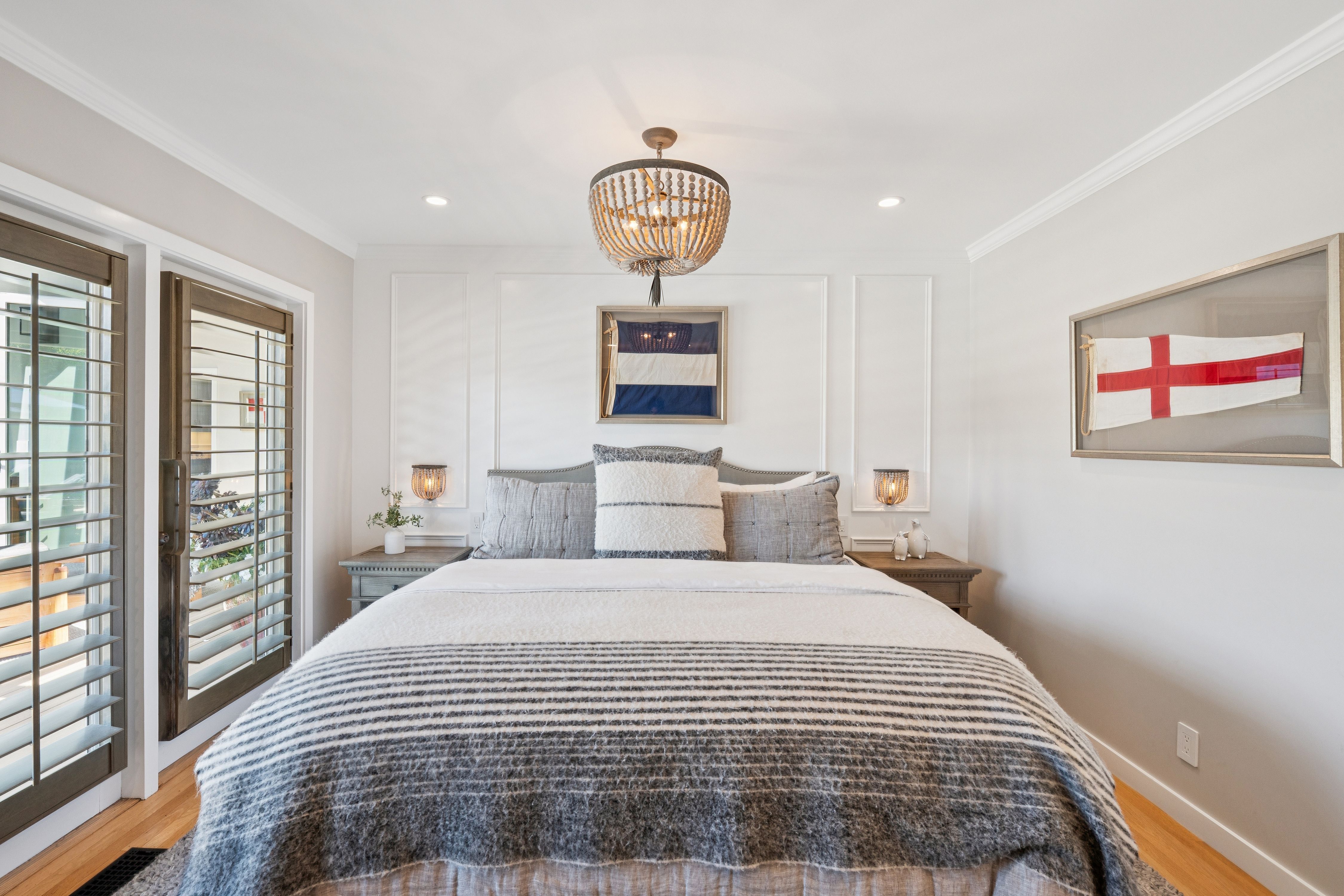  Rare One-Level Residence on Belvedere Island