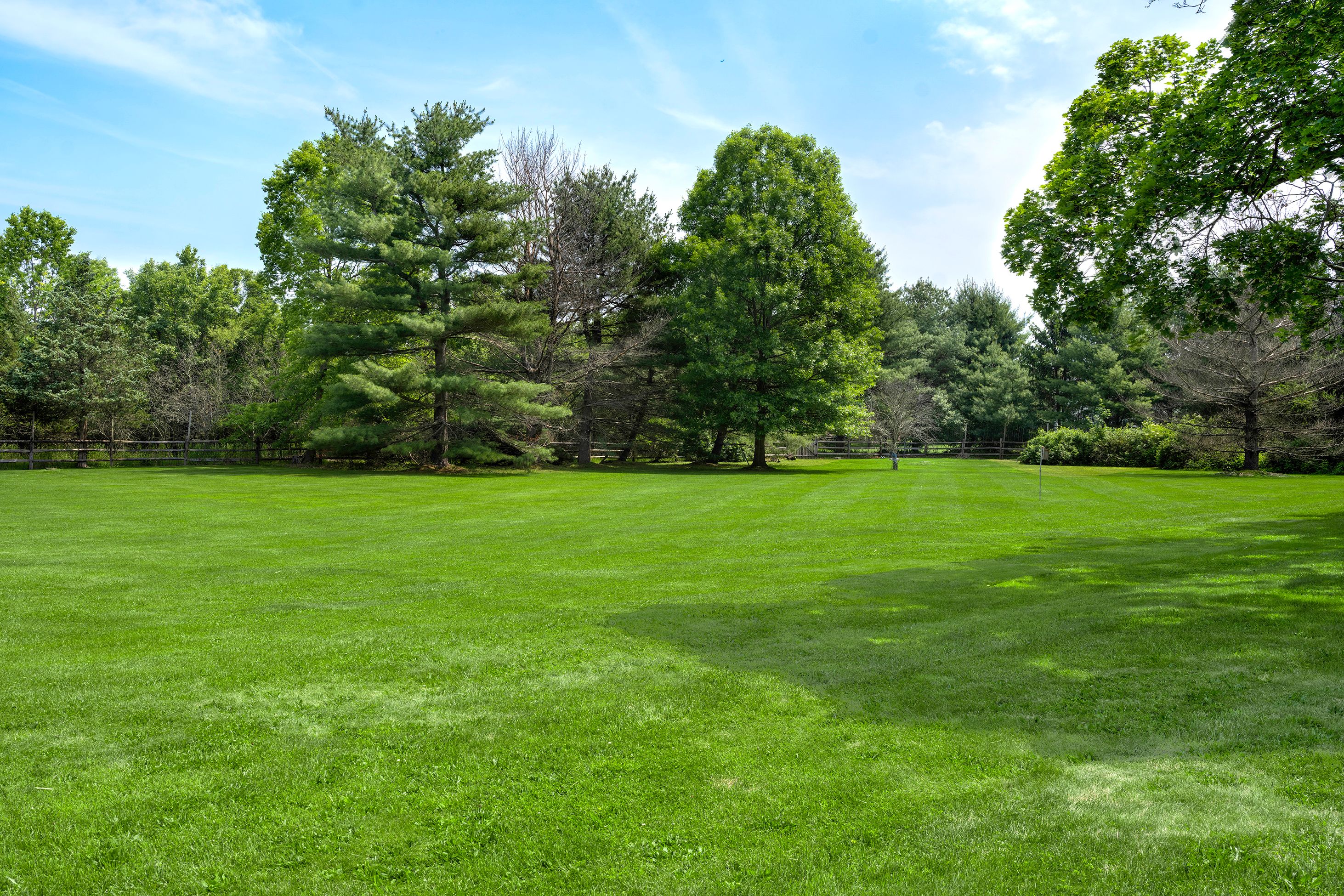  Gracefully Expanded Colonial Home on Picture-Perfect Grounds - 物件實景