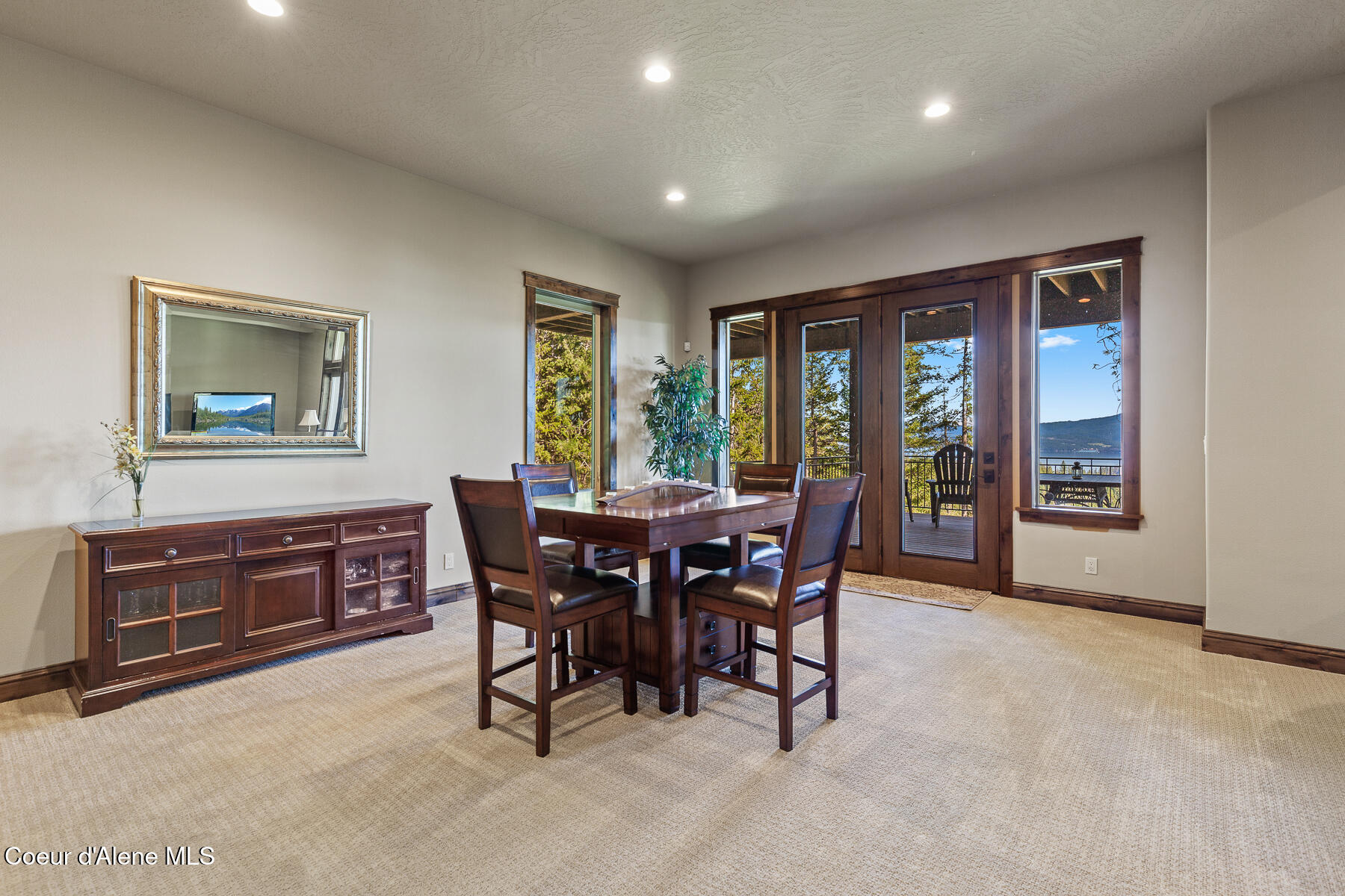 Coeur d'Alene, Idaho, 83814, United States, 5 Bedrooms Bedrooms, ,5 BathroomsBathrooms,Residential,For Sale,2014793