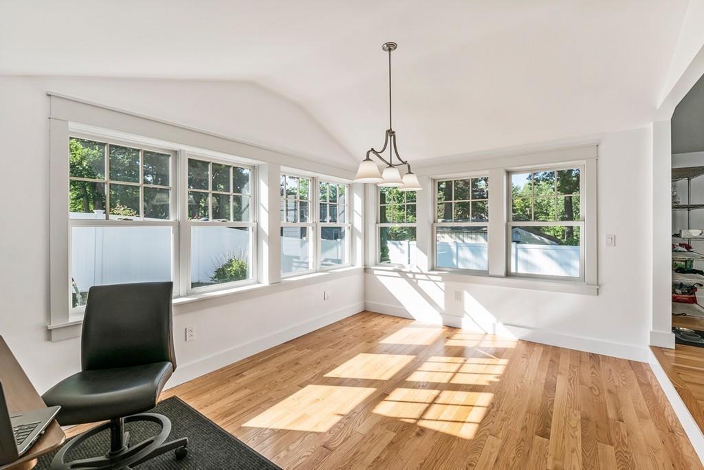Hamilton, Massachusetts, 01982, United States, 2 Bedrooms Bedrooms, ,1 BathroomBathrooms,Residential,For Sale,1921936