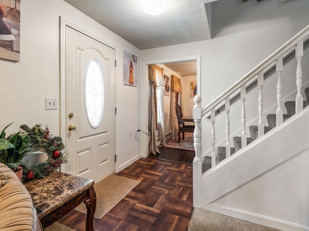 Gardner, Massachusetts, 01440, United States, 5 Bedrooms Bedrooms, ,3 BathroomsBathrooms,Residential,For Sale,1966548