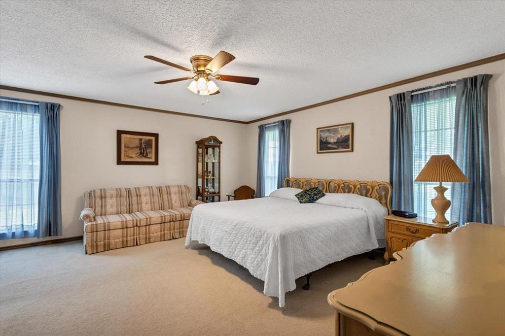 Kaufman, Texas, 75142, United States, 3 Bedrooms Bedrooms, ,2 BathroomsBathrooms,Residential,For Sale,1848066