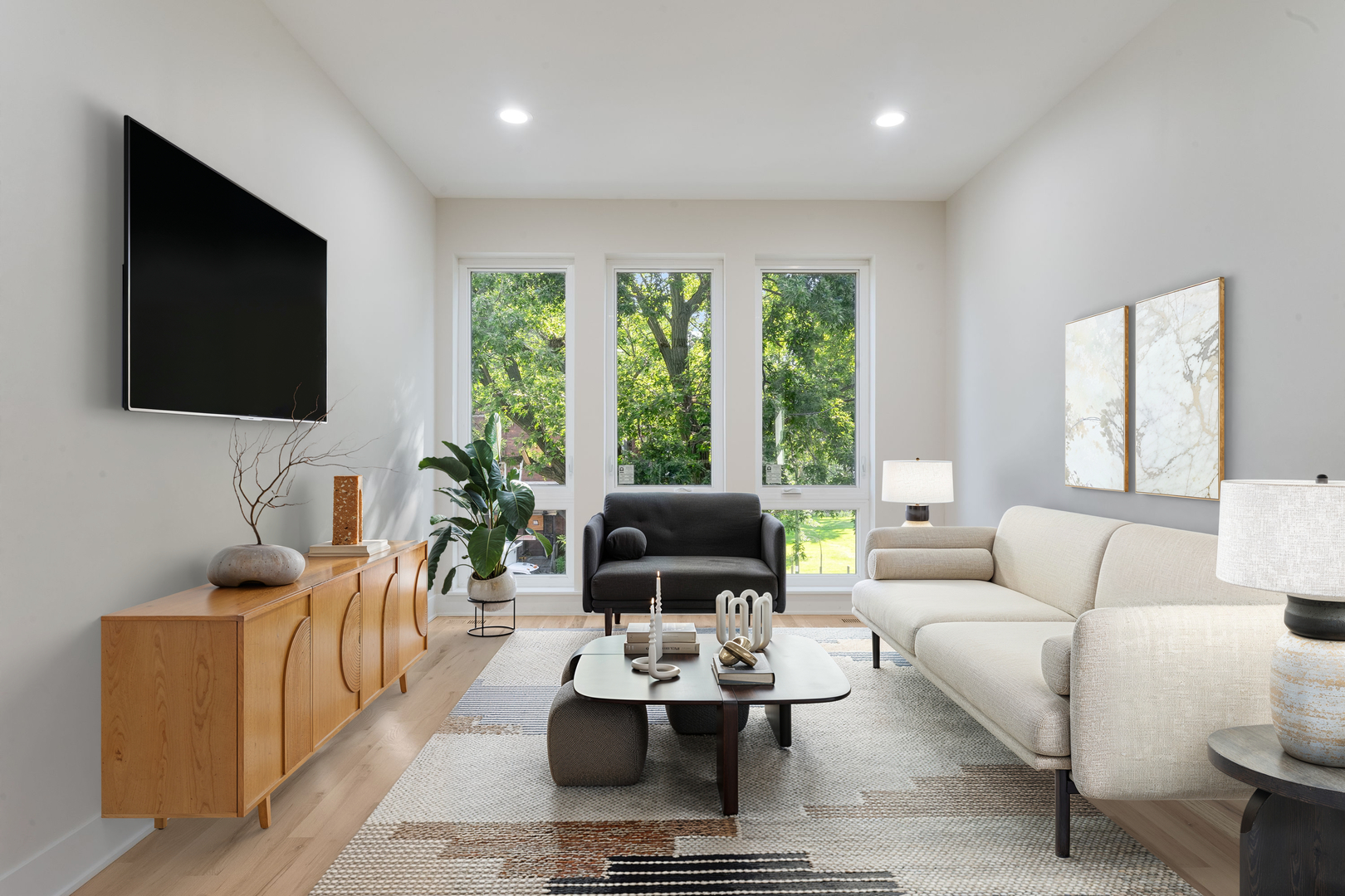 Chicago, Illinois, 60637, United States, 6 Bedrooms Bedrooms, ,Residential,For Sale,1938813