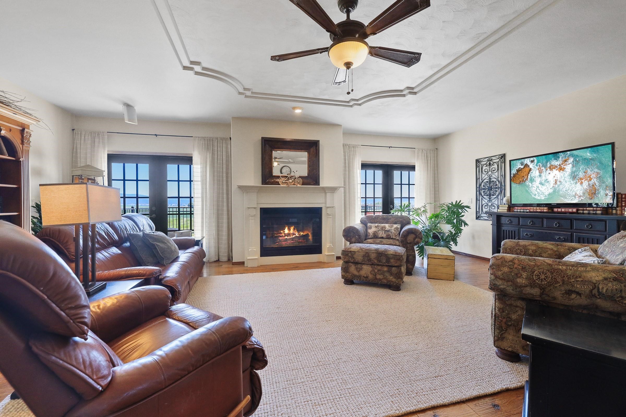 Mead, Washington, 99021, United States, 5 Bedrooms Bedrooms, ,5 BathroomsBathrooms,Residential,For Sale,1838740