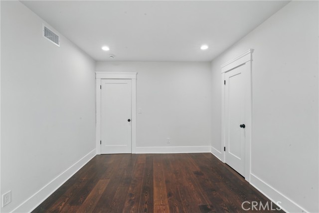 Los Angeles, California, 90018, United States, 5 Bedrooms Bedrooms, ,5 BathroomsBathrooms,Residential,For Sale,1984330