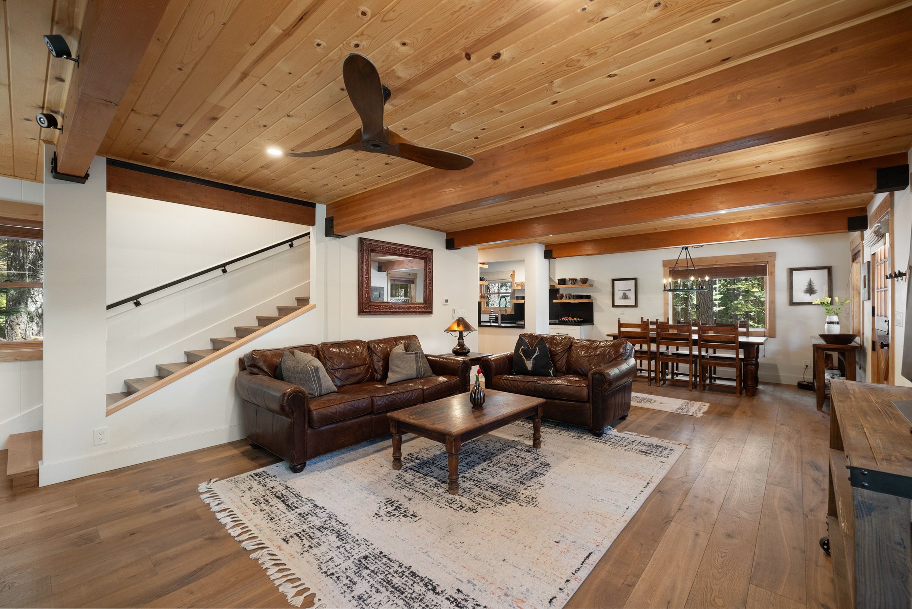 Rare Donner Tract home with private beach and pier access. - 物件實景