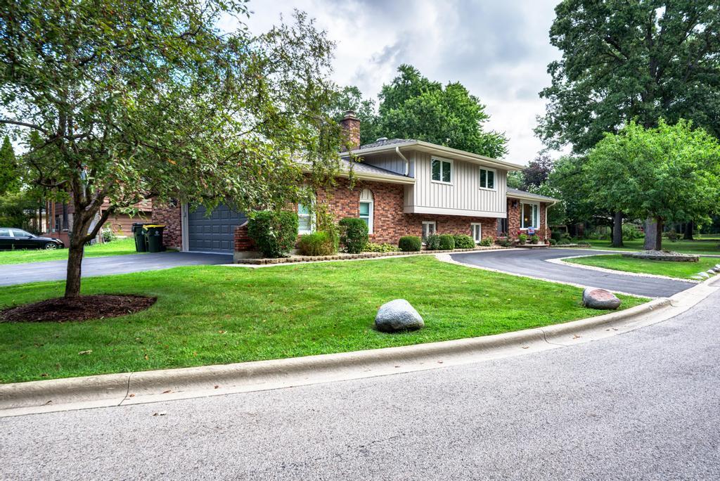 Wood Dale, Illinois, 60191, United States, 4 Bedrooms Bedrooms, ,3 BathroomsBathrooms,Residential,For Sale,1944958
