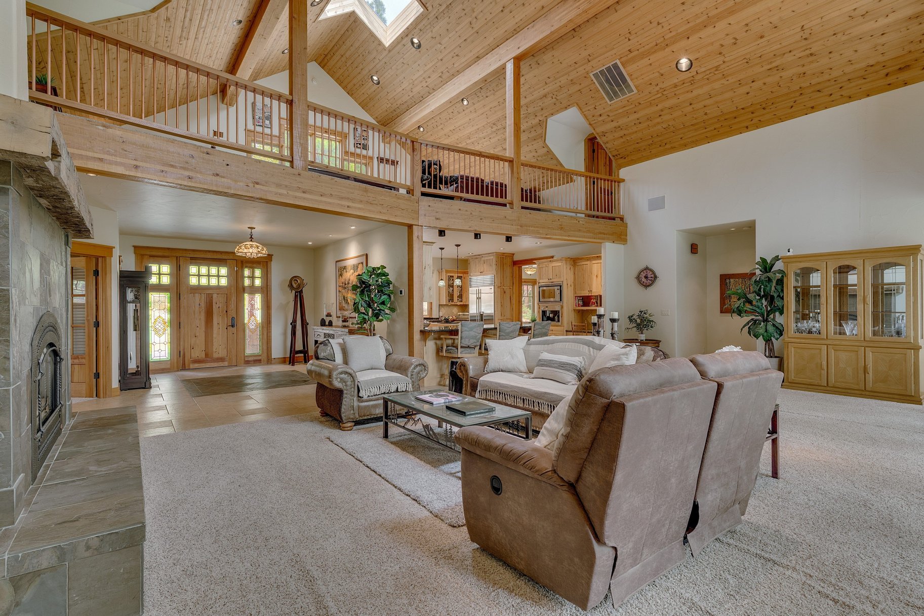  Private Estate Living Along the Fairways of Grizzly Ranch - 物件實景