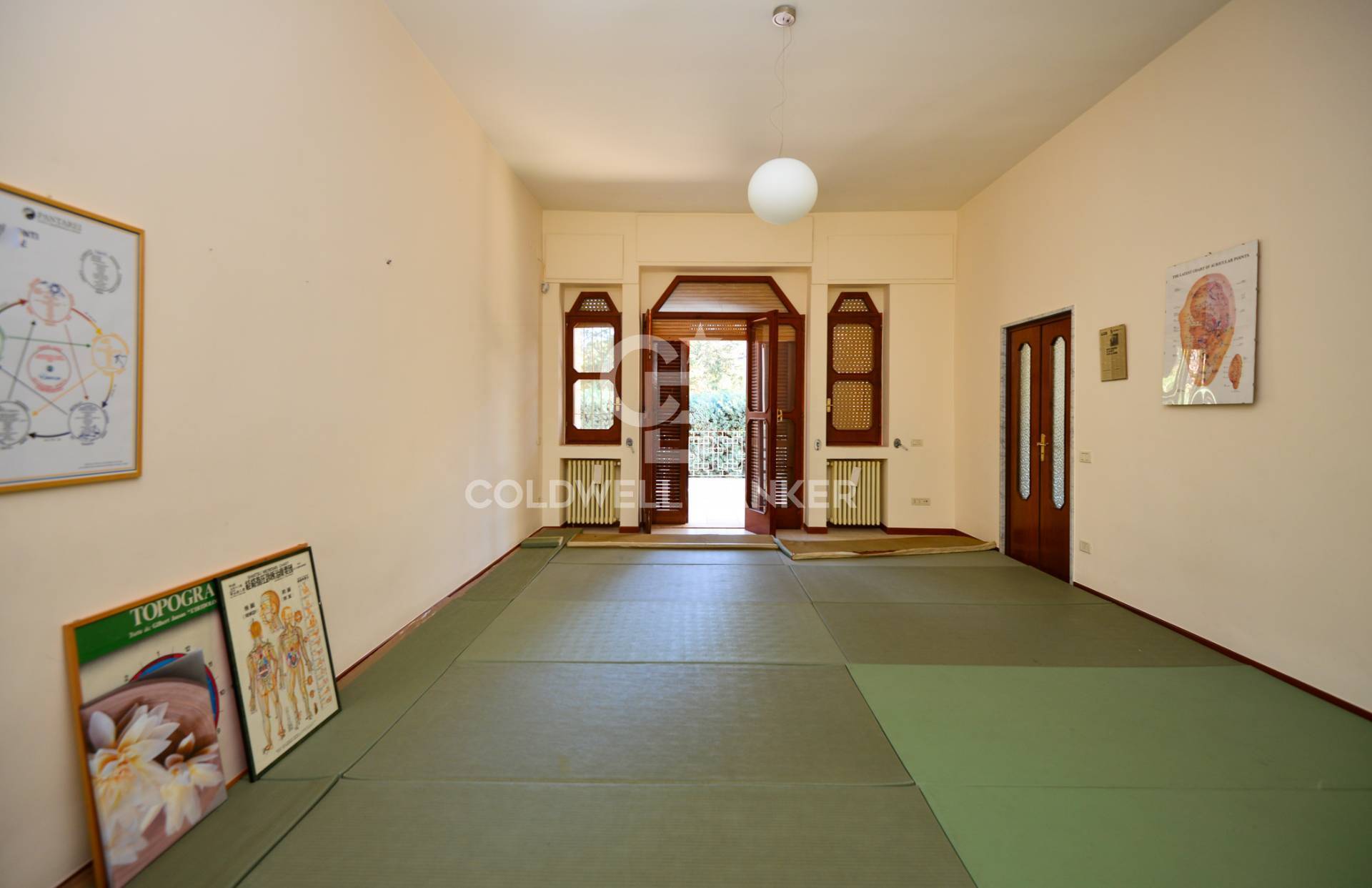 VIA NAPOLI, Bari, Bari, 70100, IT, 6 Bedrooms Bedrooms, ,4 BathroomsBathrooms,Residential,For Sale,VIA NAPOLI,1445794