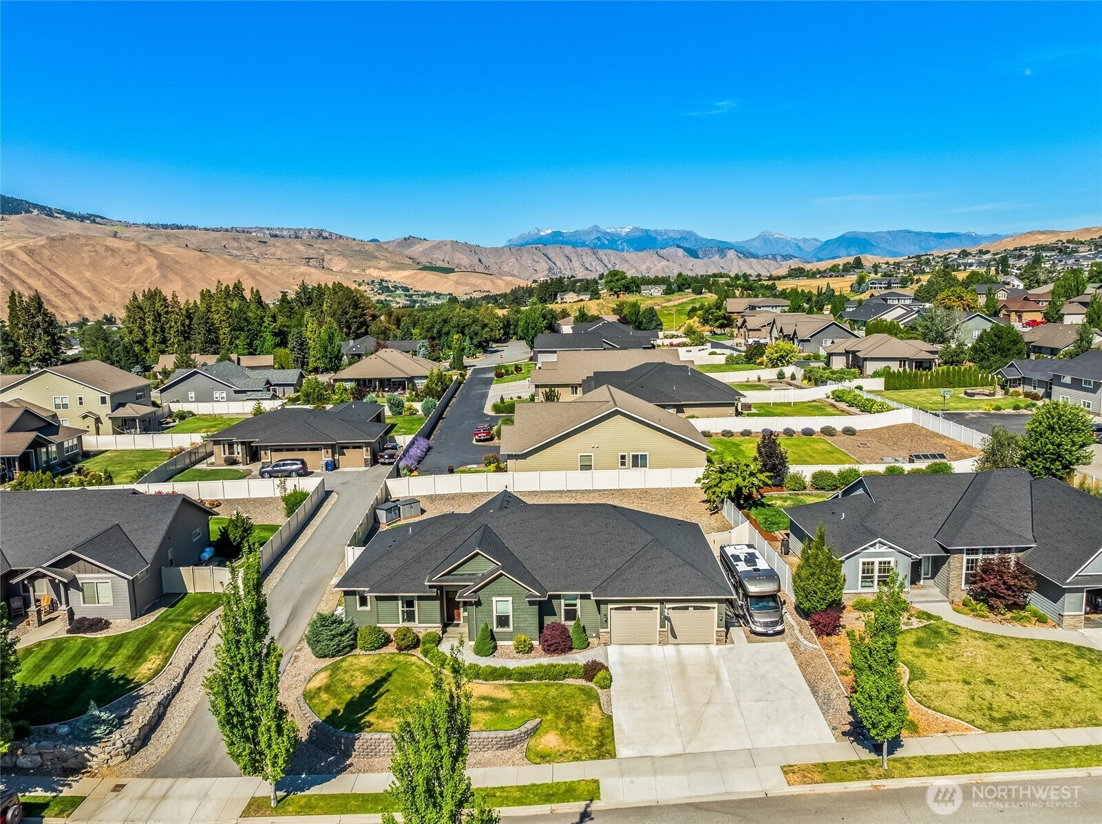 Wenatchee, Washington, 98801, United States, 3 Bedrooms Bedrooms, ,2 BathroomsBathrooms,Residential,For Sale,1892856