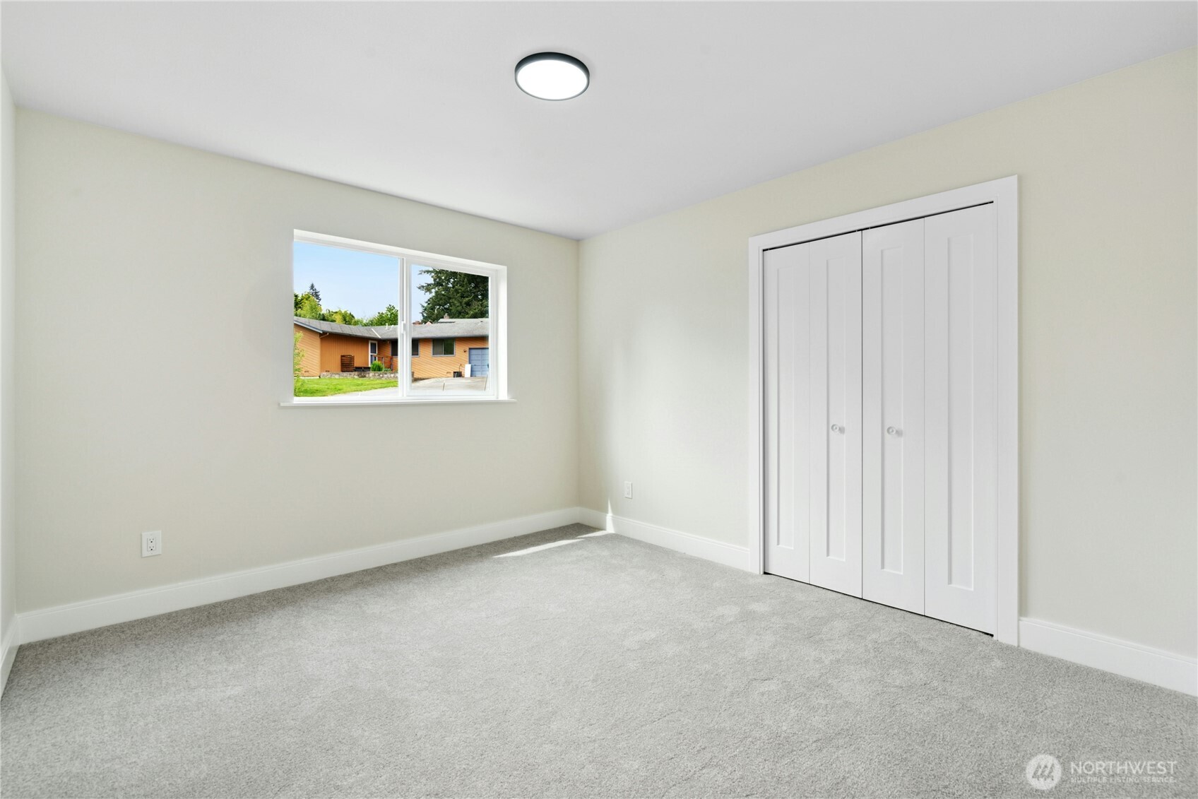 Everett, Washington, 98208, United States, 4 Bedrooms Bedrooms, ,2 BathroomsBathrooms,Residential,For Sale,1827373