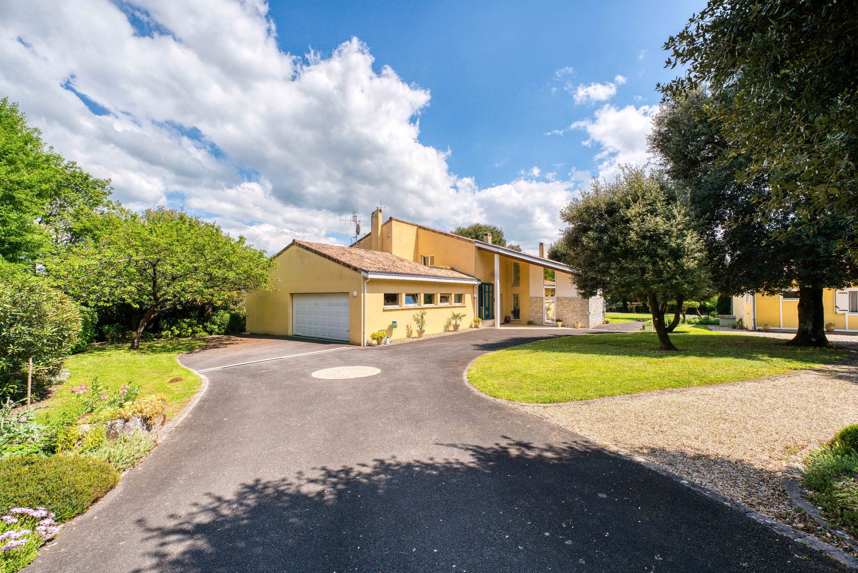  Elegant Villa with Panoramic Views over the Charente - 物件實景