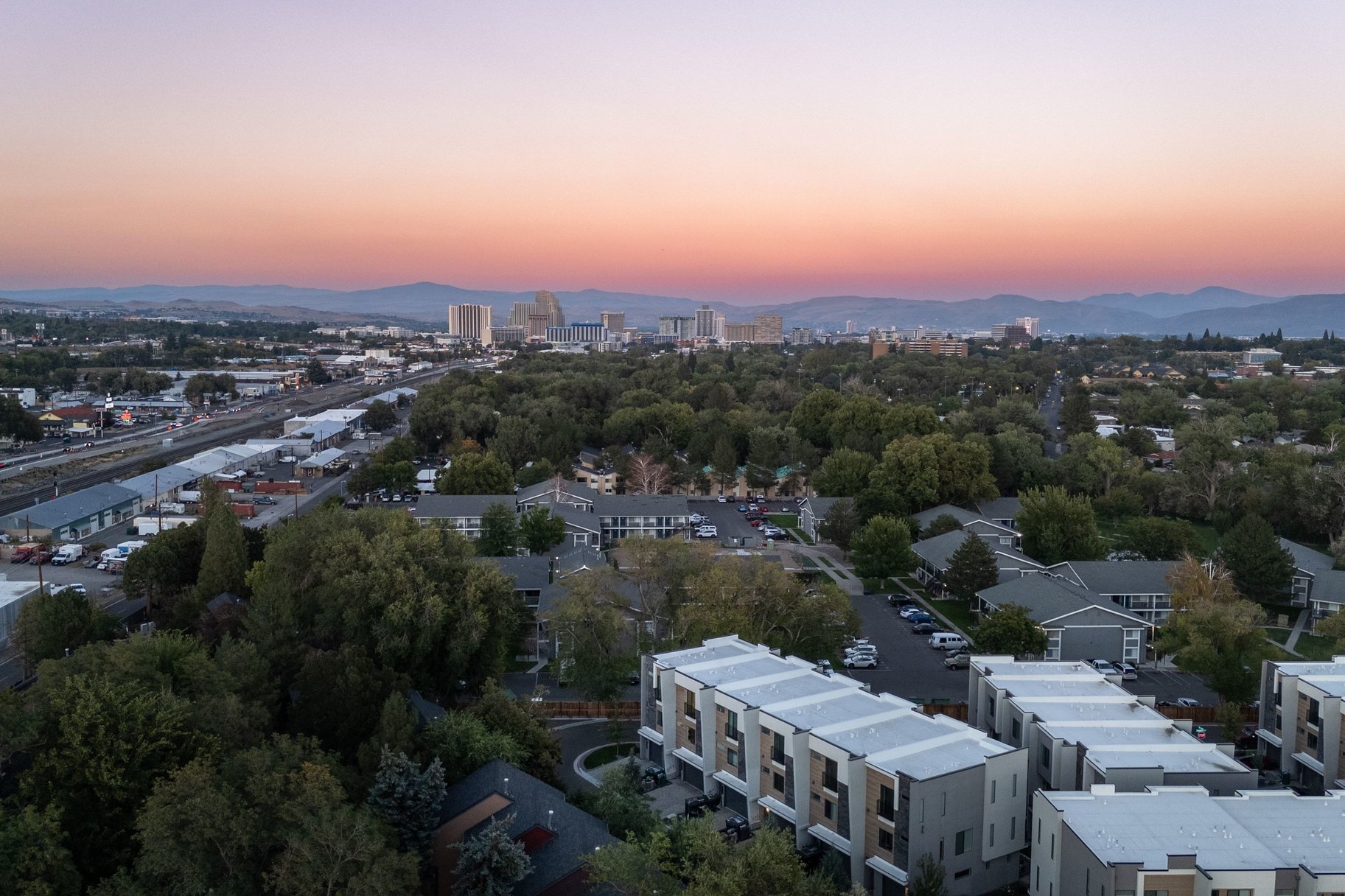  Truckee Riverfront Living in Reno - 物件實景