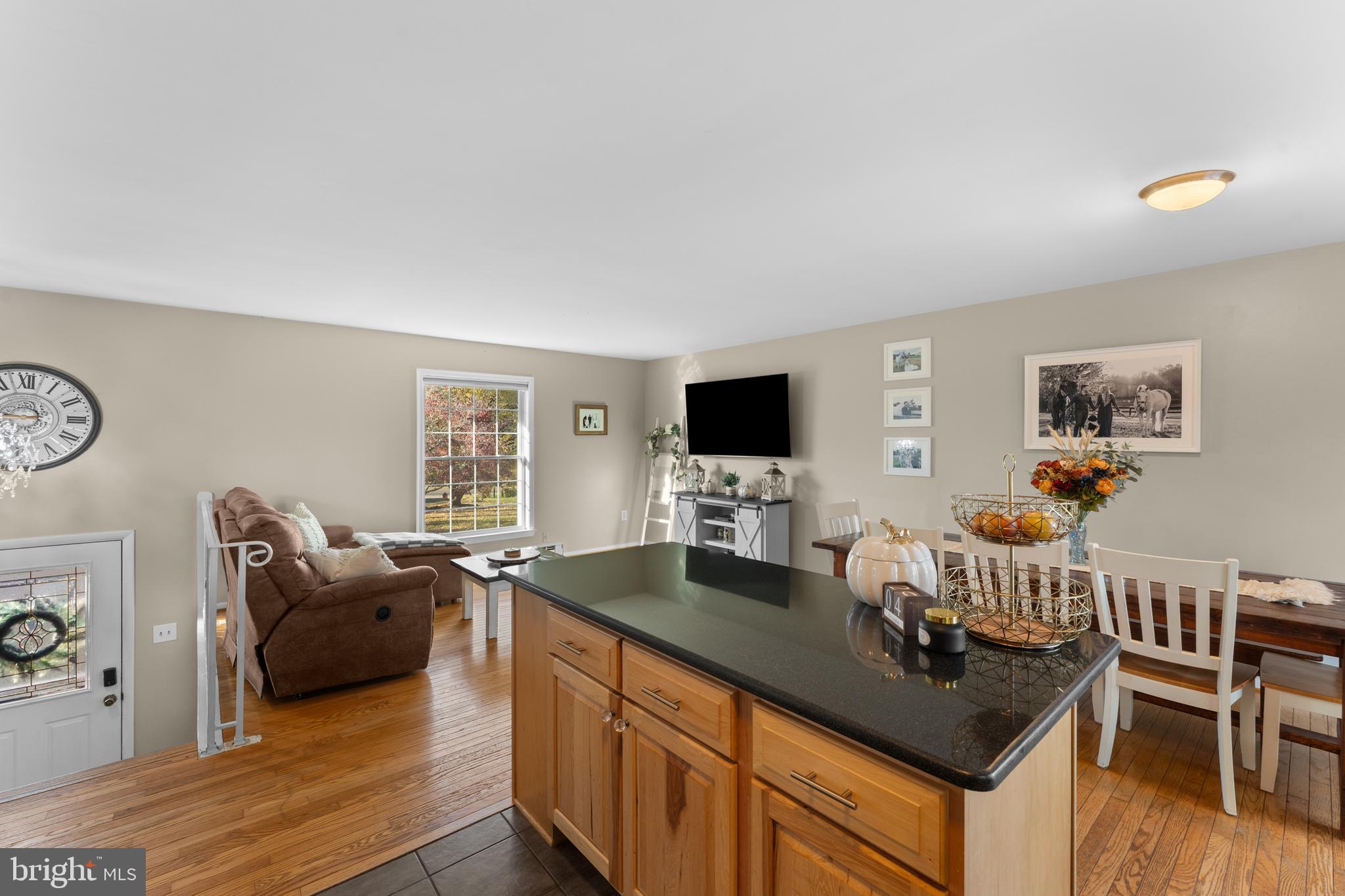 Warrenton, Virginia, 20187, United States, 3 Bedrooms Bedrooms, ,2 BathroomsBathrooms,Residential,For Sale,1987045