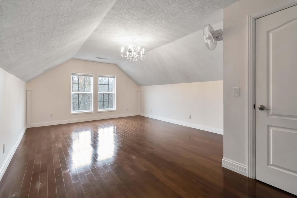 Dunnville, Kentucky, 42528, United States, 6 Bedrooms Bedrooms, ,5 BathroomsBathrooms,Residential,For Sale,1998018