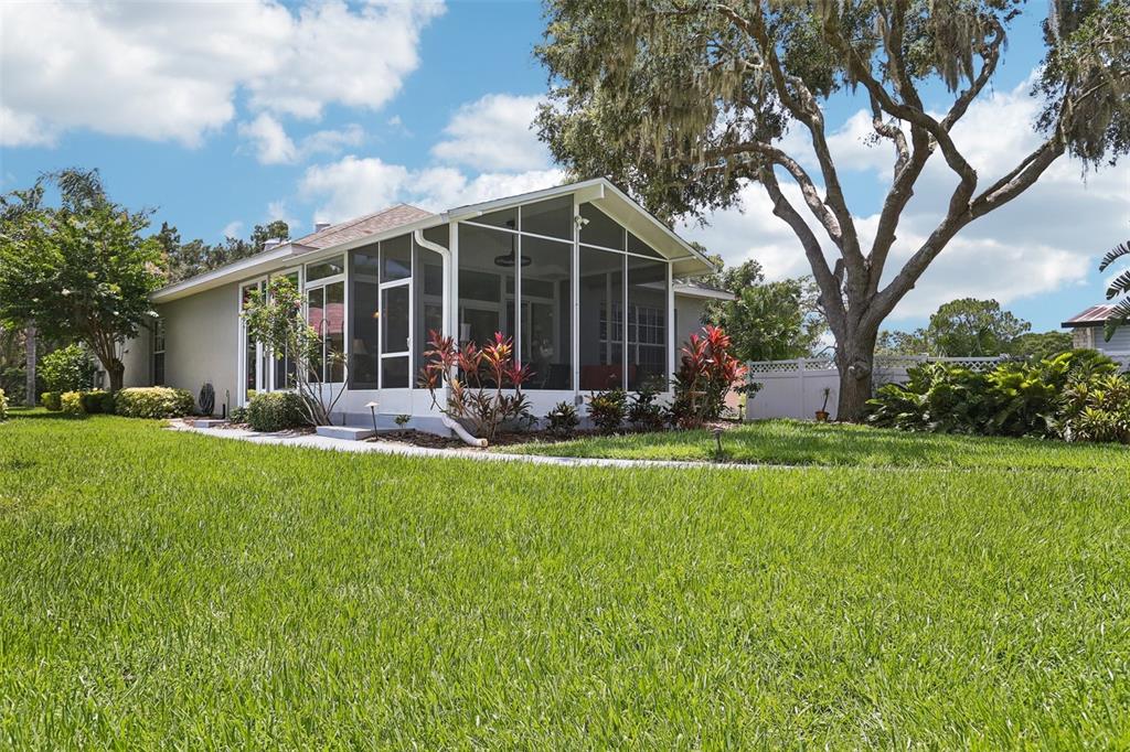 Tavares, Florida, 32778, United States, 2 Bedrooms Bedrooms, ,2 BathroomsBathrooms,Residential,For Sale,1867247