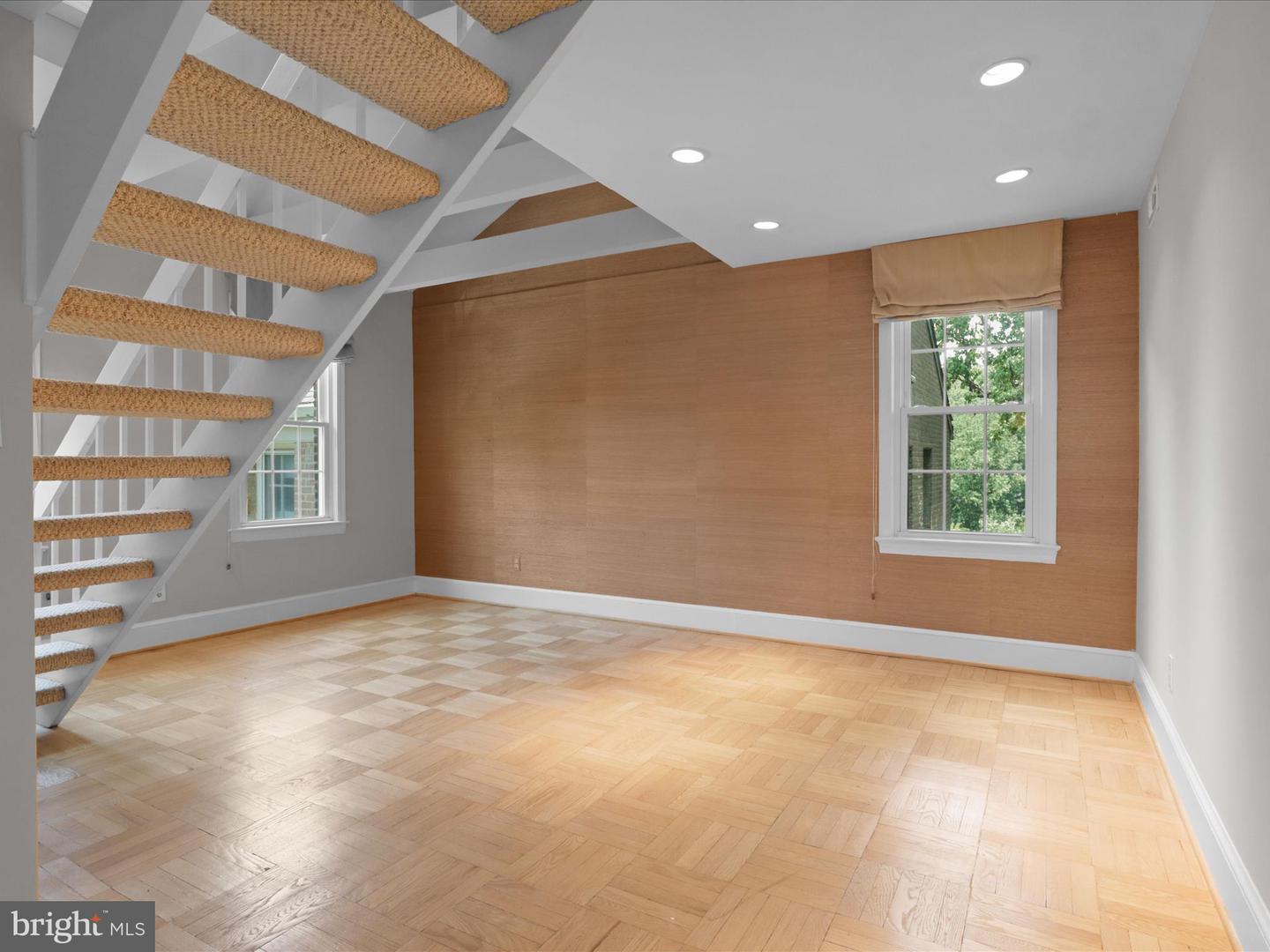 Washington, District of Columbia, 20008, United States, 2 Bedrooms Bedrooms, ,1 BathroomBathrooms,Residential,For Sale,1875463