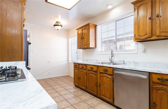 Lakewood, California, 90712, United States, 3 Bedrooms Bedrooms, ,2 BathroomsBathrooms,Residential,For Sale,1986109