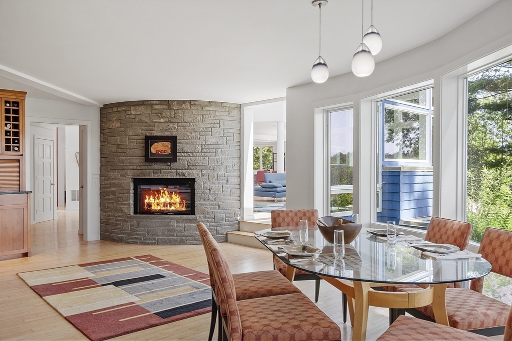 Carlisle, Massachusetts, 01741, United States, 4 Bedrooms Bedrooms, ,5 BathroomsBathrooms,Residential,For Sale,1874454